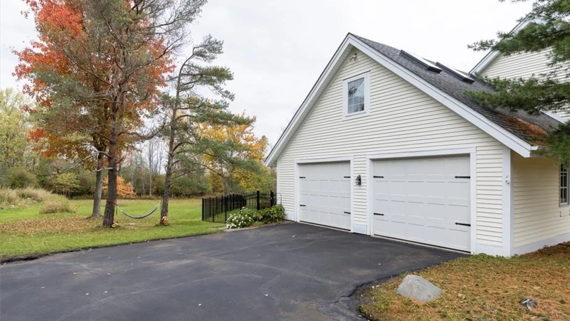 Property at 40 West Gate Drive, Aurora, NY 14052 4