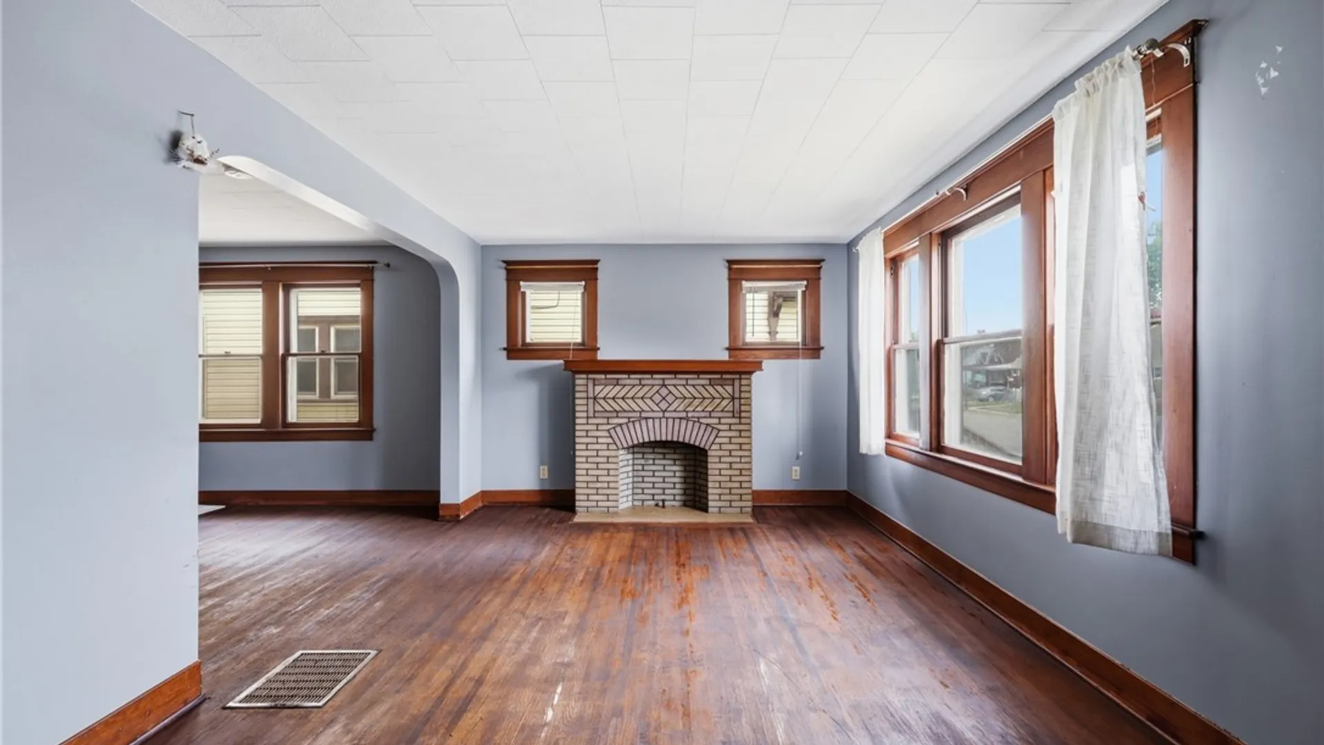 Property at 84 Woodward Avenue, Tonawanda, NY 14217 4