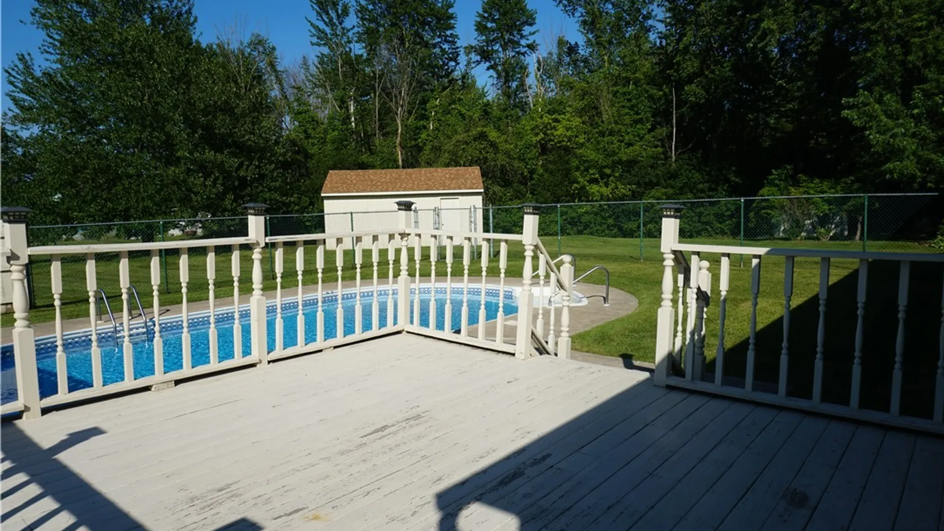 Property at 6113 Rossland Cir, Cicero, NY 13039 3