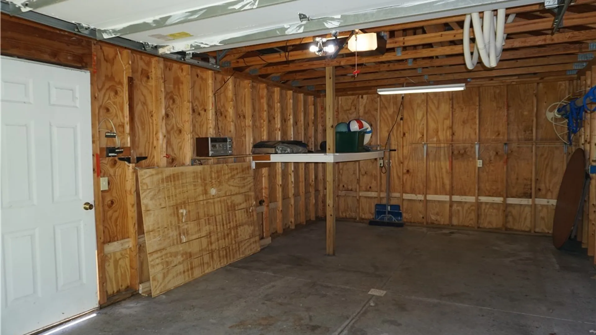 Property at 6113 Rossland Cir, Cicero, NY 13039 10