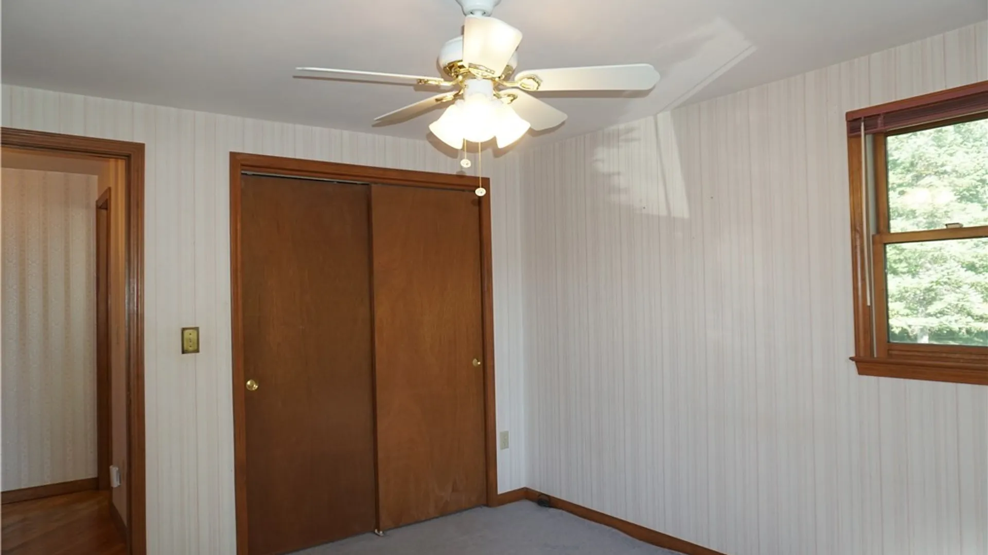 Property at 6113 Rossland Cir, Cicero, NY 13039 32