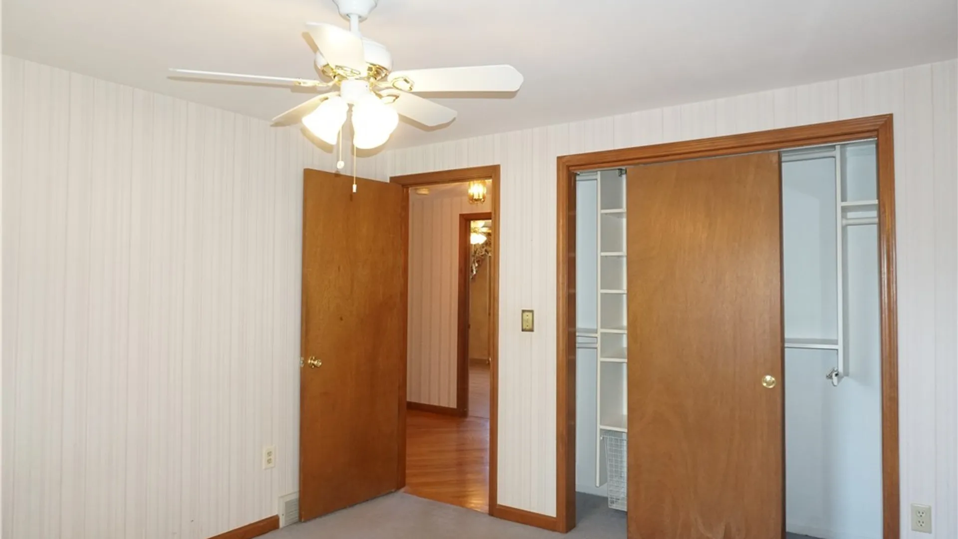 Property at 6113 Rossland Cir, Cicero, NY 13039 33