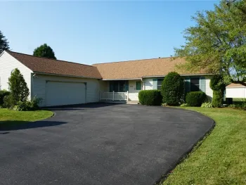 Property at 6113 Rossland Cir, Cicero, NY 13039