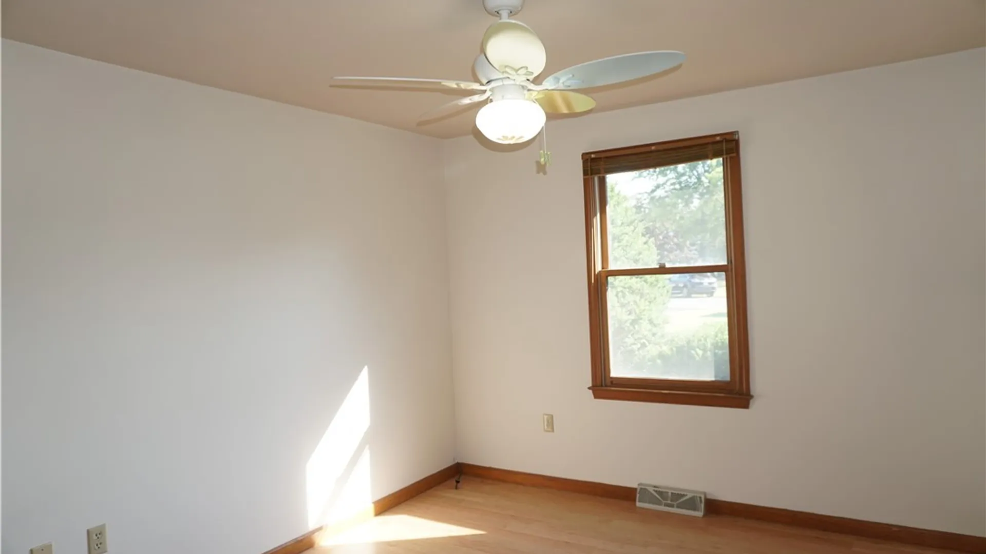 Property at 6113 Rossland Cir, Cicero, NY 13039 34