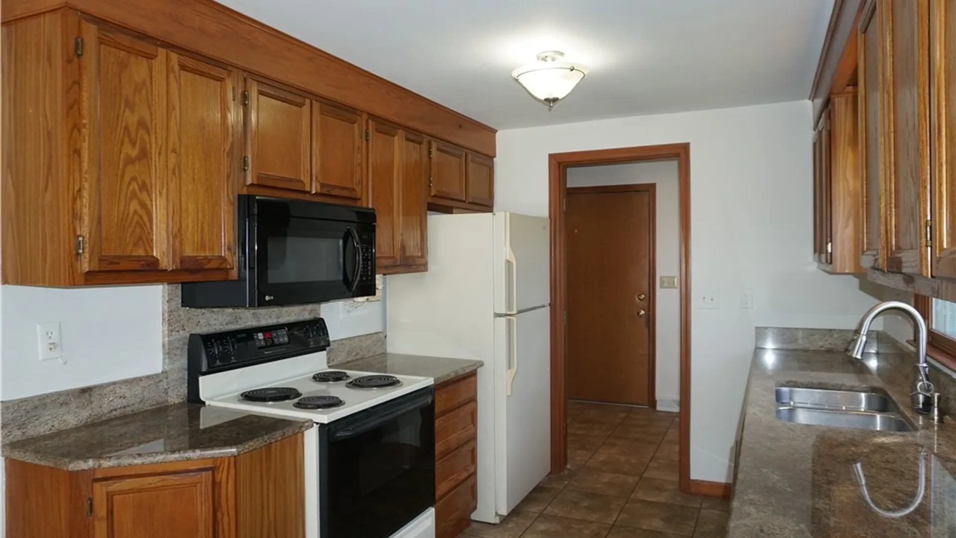 Property at 6113 Rossland Cir, Cicero, NY 13039 26