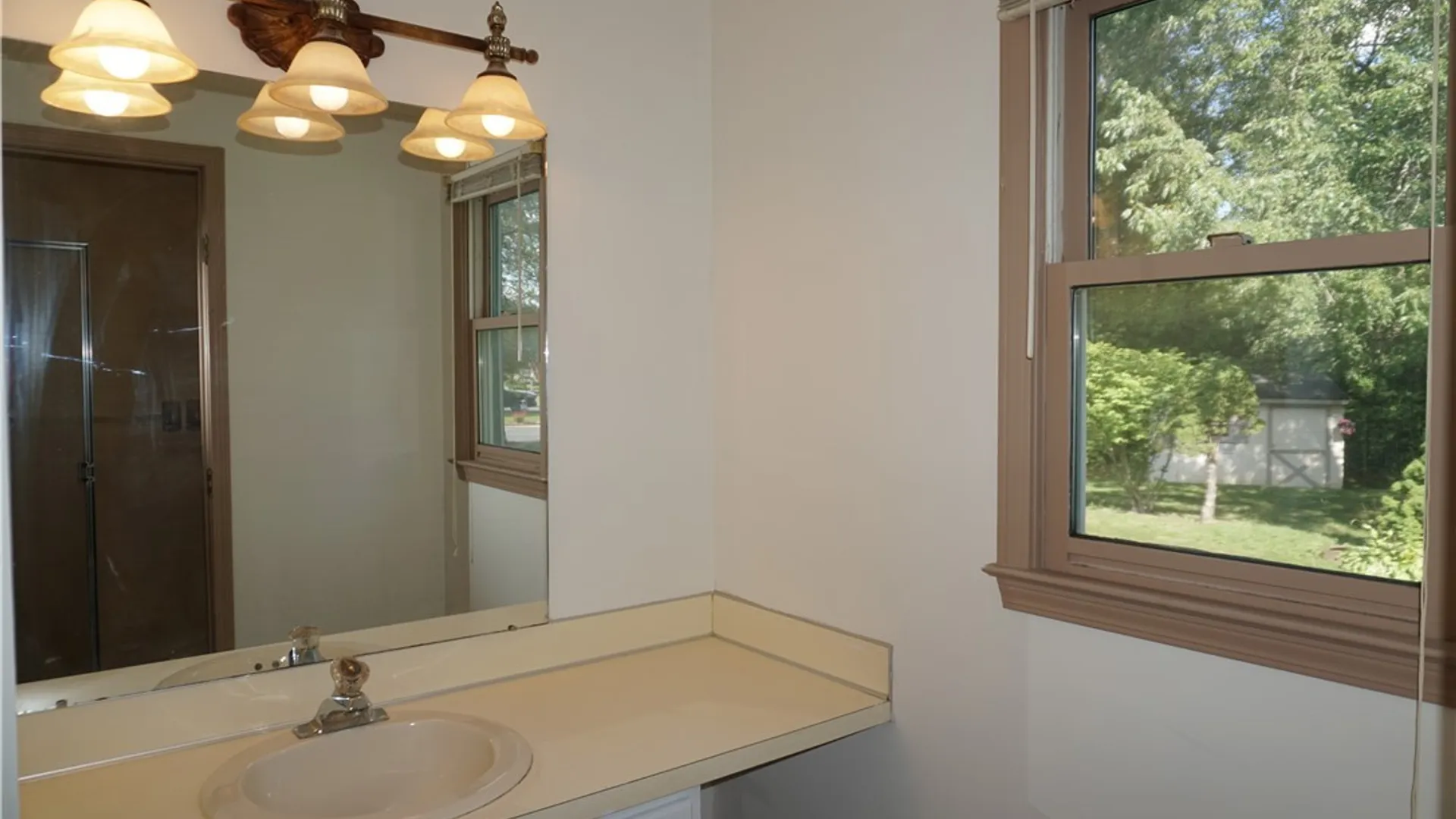 Property at 6113 Rossland Cir, Cicero, NY 13039 42
