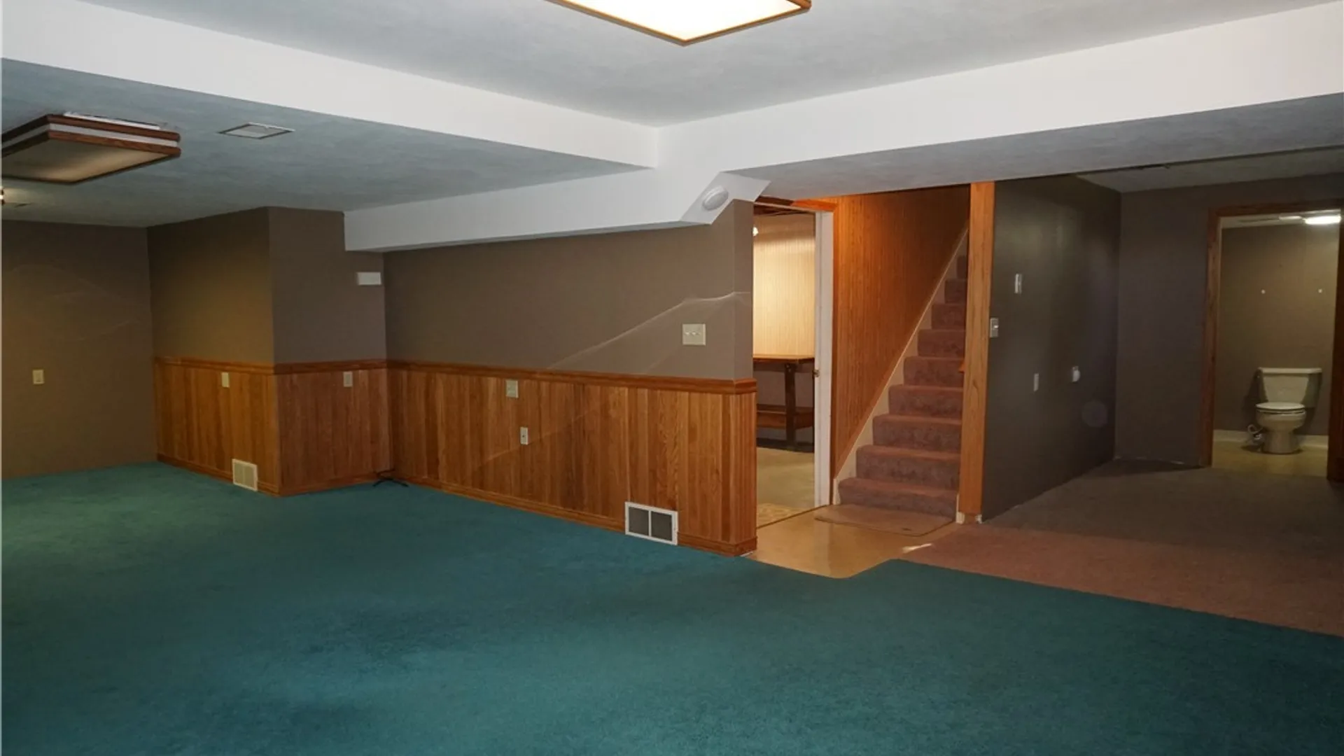 Property at 6113 Rossland Cir, Cicero, NY 13039 44