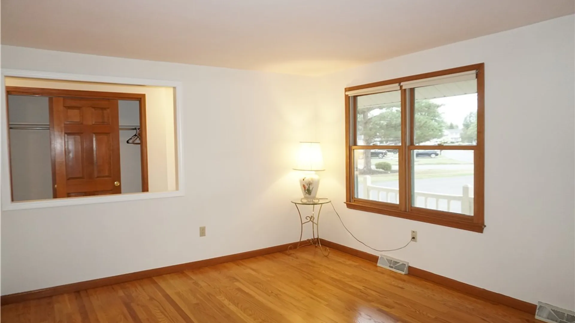 Property at 6113 Rossland Cir, Cicero, NY 13039 12