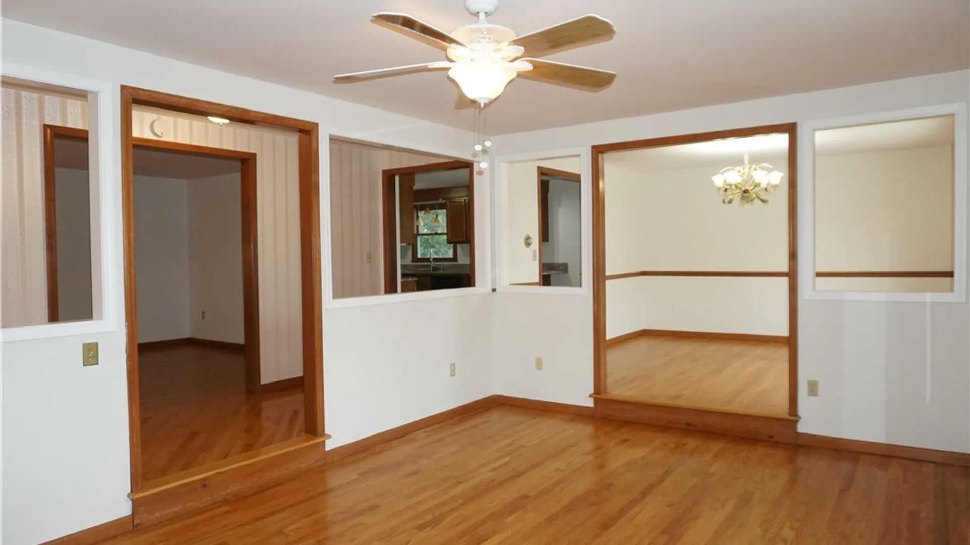 Property at 6113 Rossland Cir, Cicero, NY 13039 18