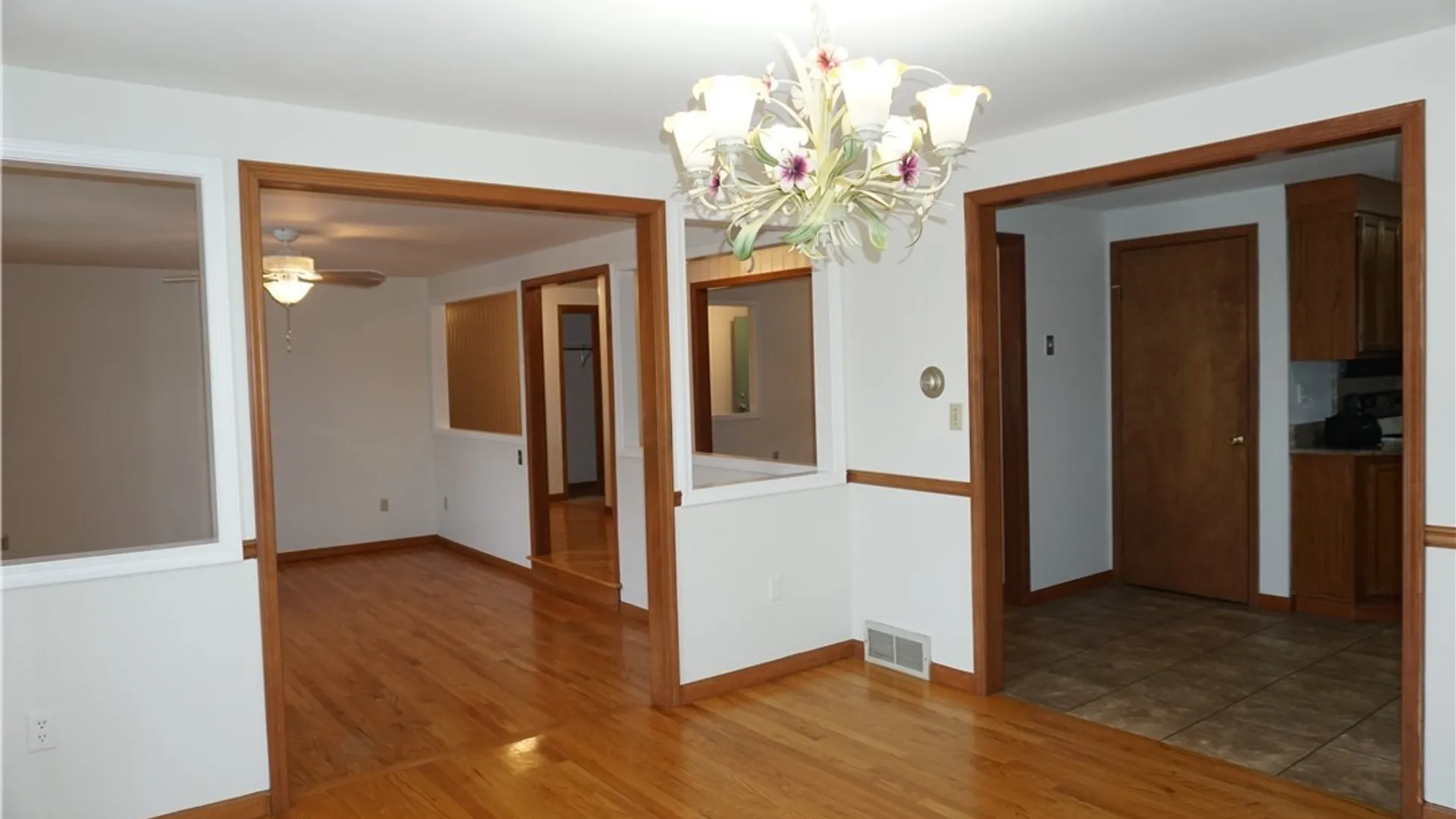 Property at 6113 Rossland Cir, Cicero, NY 13039 22