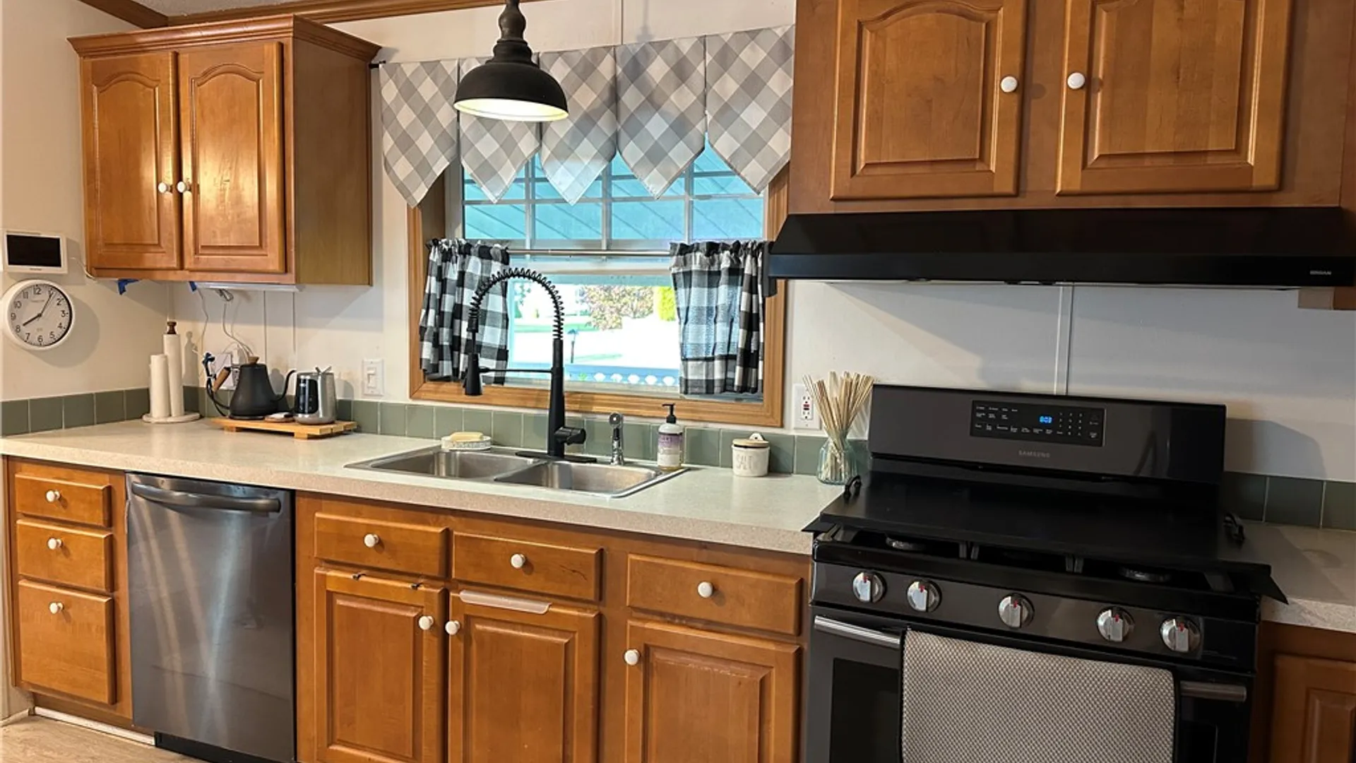 Property at 937 Ramada Drive, Victor, NY 14564 15