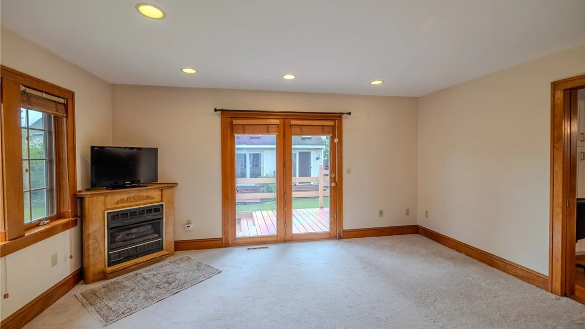 Property at 216 Hampton Road, Syracuse, NY 13203 18
