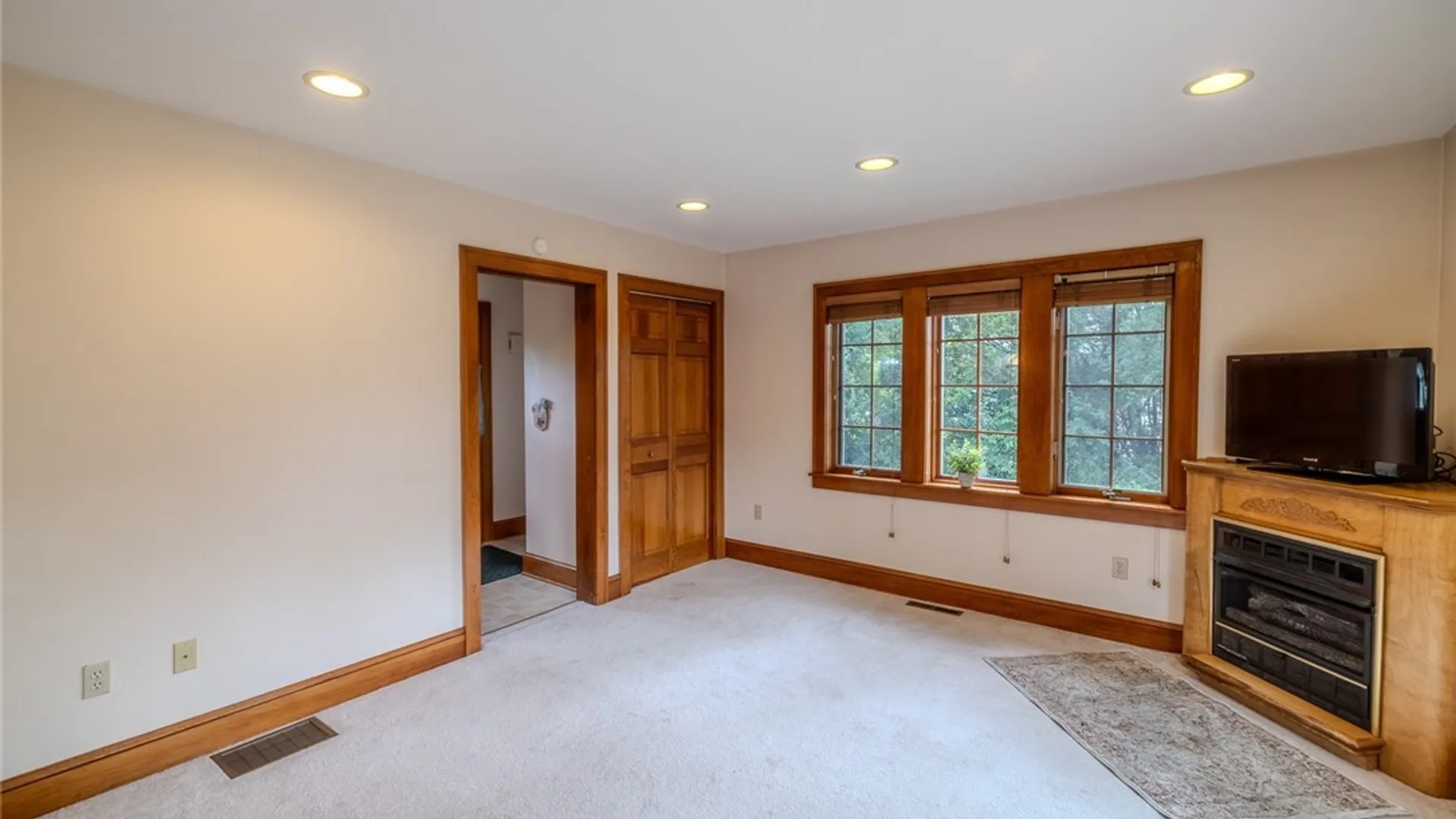 Property at 216 Hampton Road, Syracuse, NY 13203 21