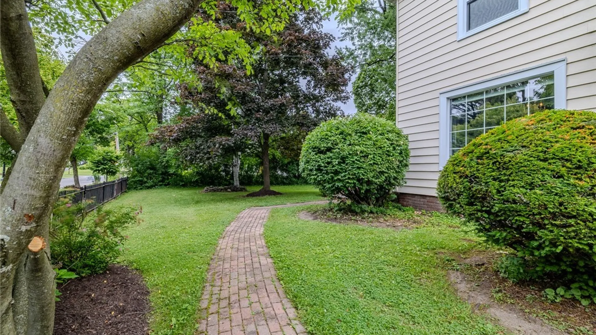 Property at 216 Hampton Road, Syracuse, NY 13203 34