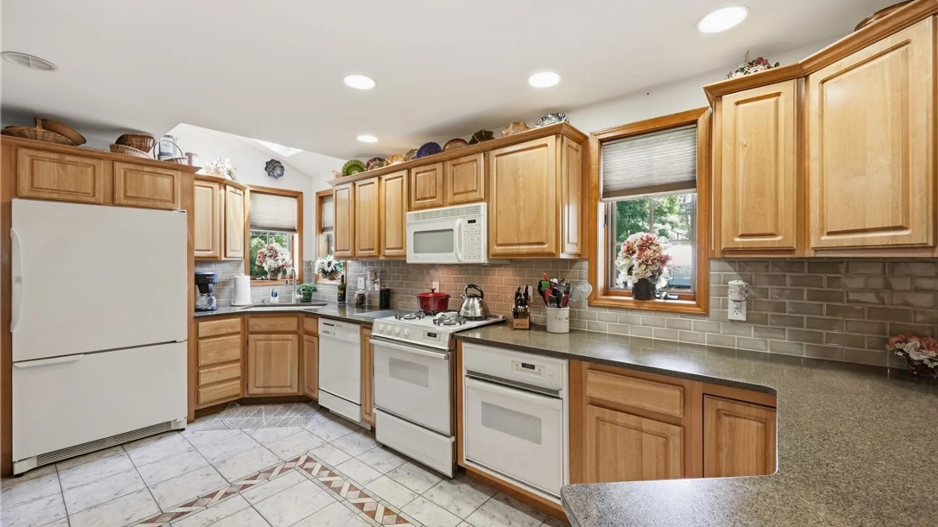 Property at 5224 Old Goodrich Road, Clarence, NY 14031 5
