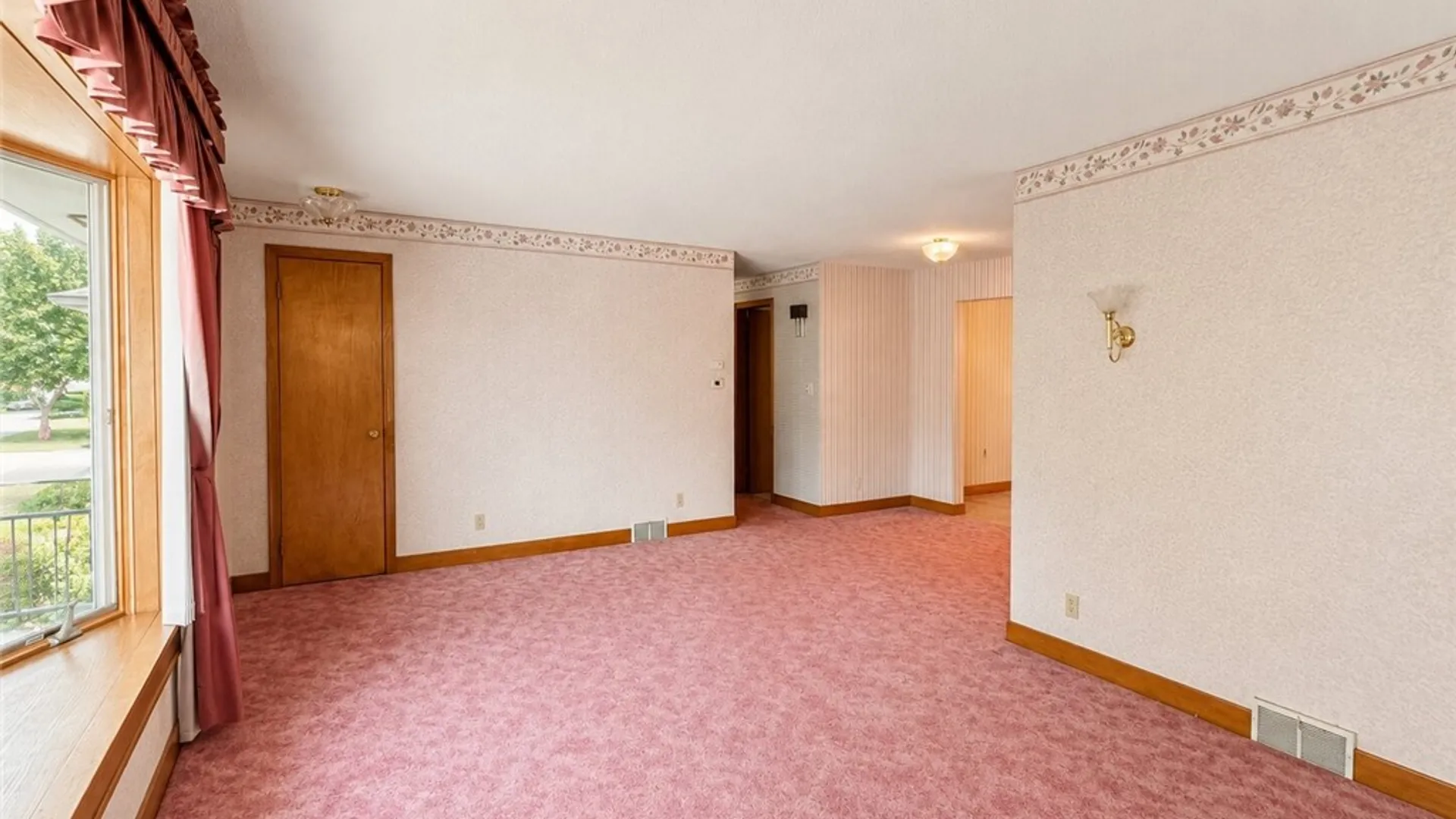 Property at 1002 Gwinn Street, Shelby, NY 14103 16