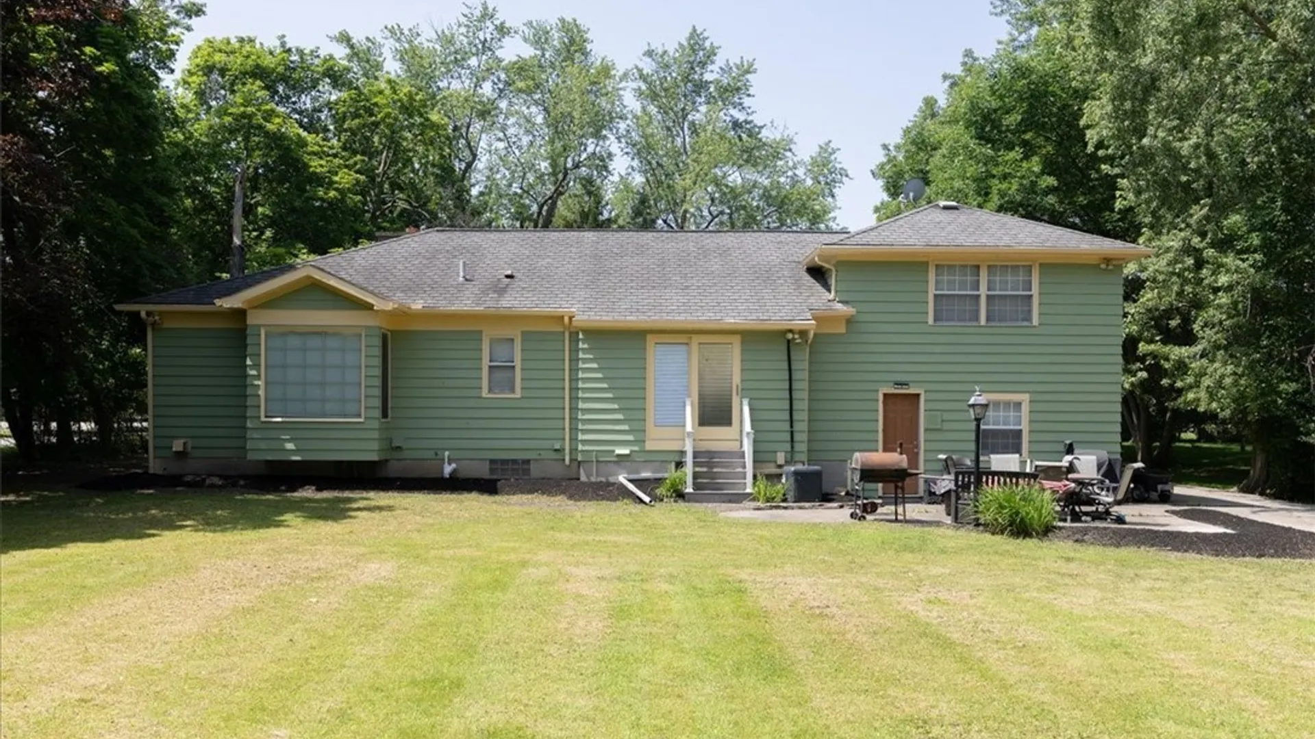Property at 515 N Forest Road, Amherst, NY 14221 23