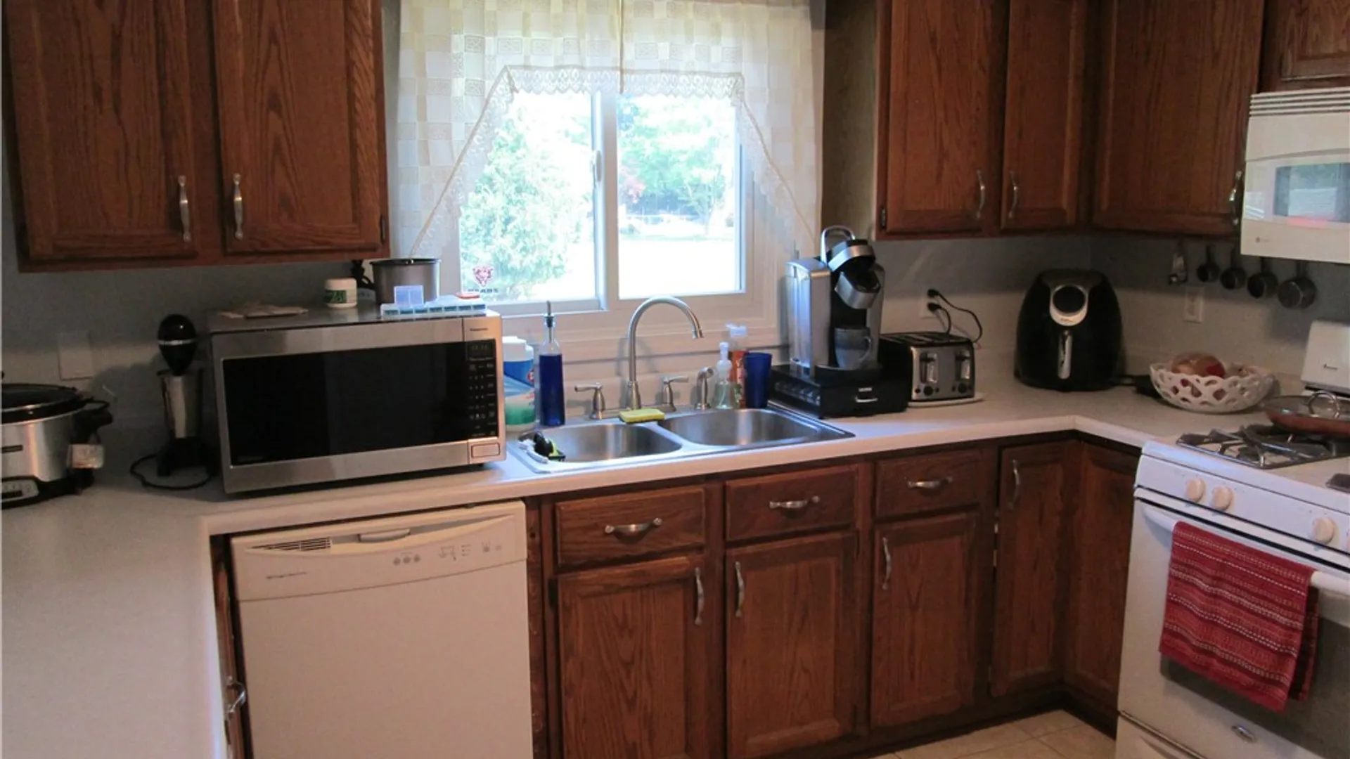Property at 6 Cheshire Lane, Gates, NY 14624 9