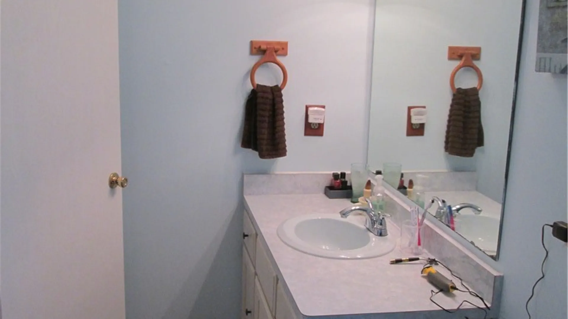 Property at 6 Cheshire Lane, Gates, NY 14624 30