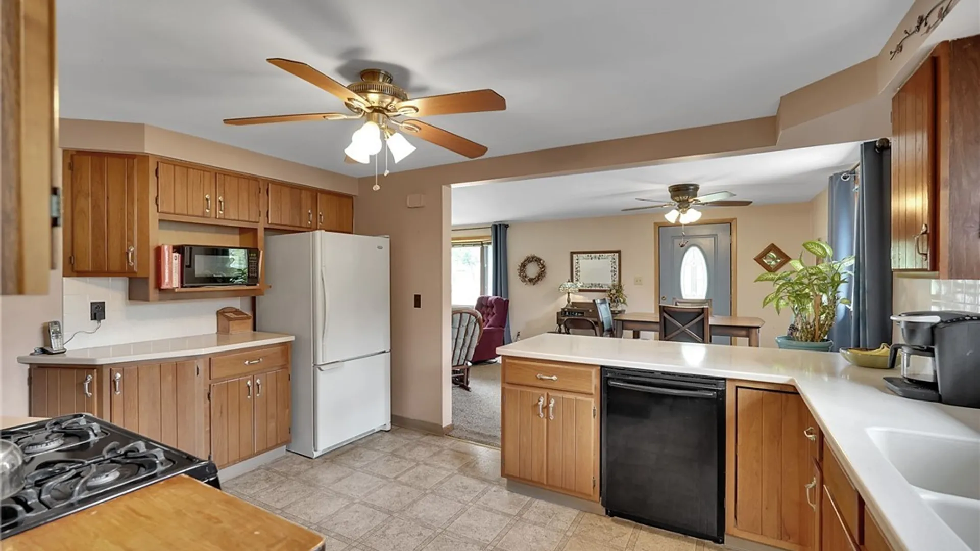 Property at 4066 Bond Street, Hamburg, NY 14219 3