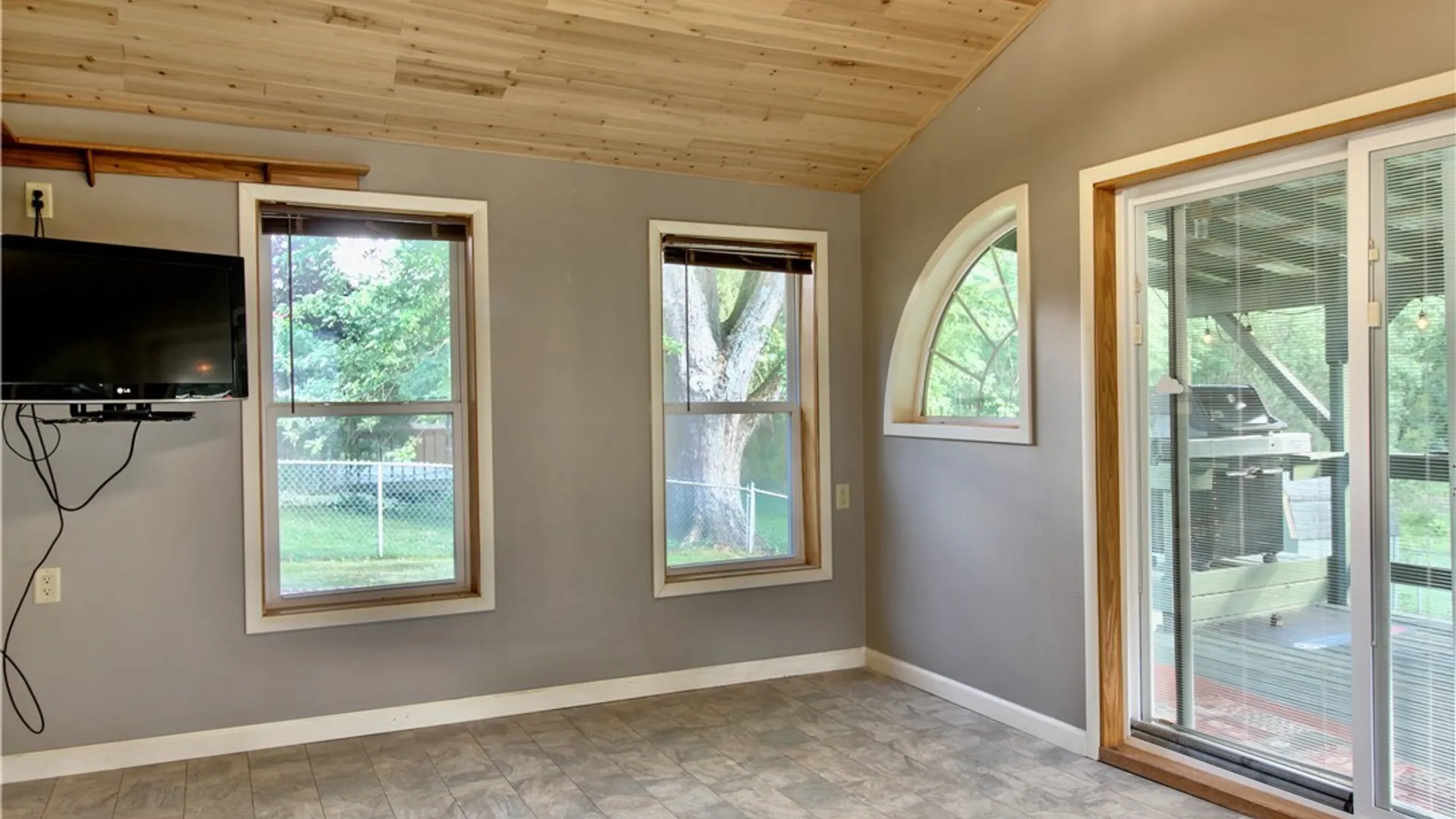 Property at 320 E Virginia Boulevard, Jamestown, NY 14701 21