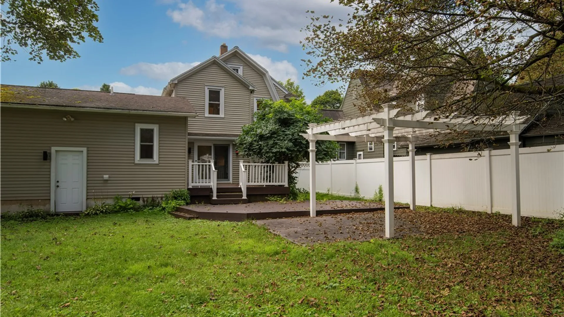 Property at 111 Charing Road, DeWitt, NY 13214 11