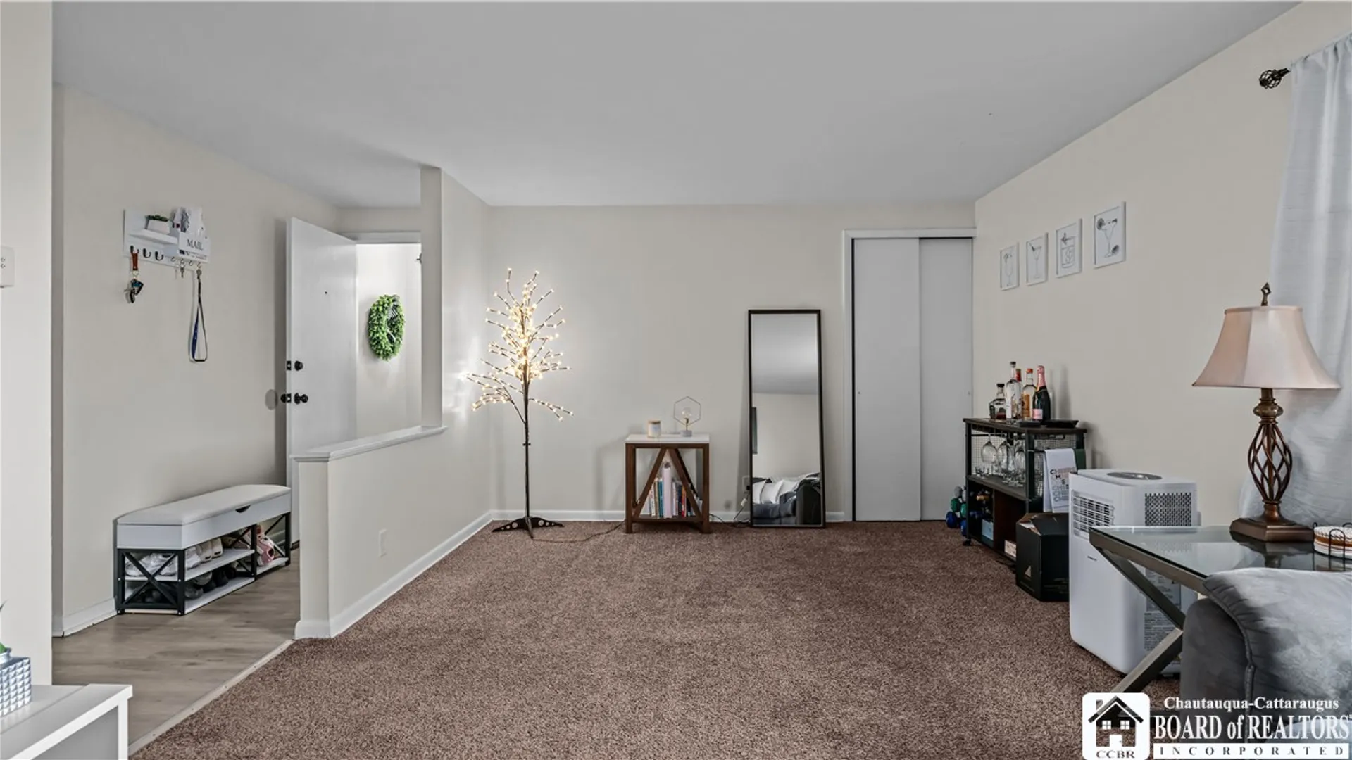 Property at 101 Poinciana Parkway, Cheektowaga, NY 14225 7