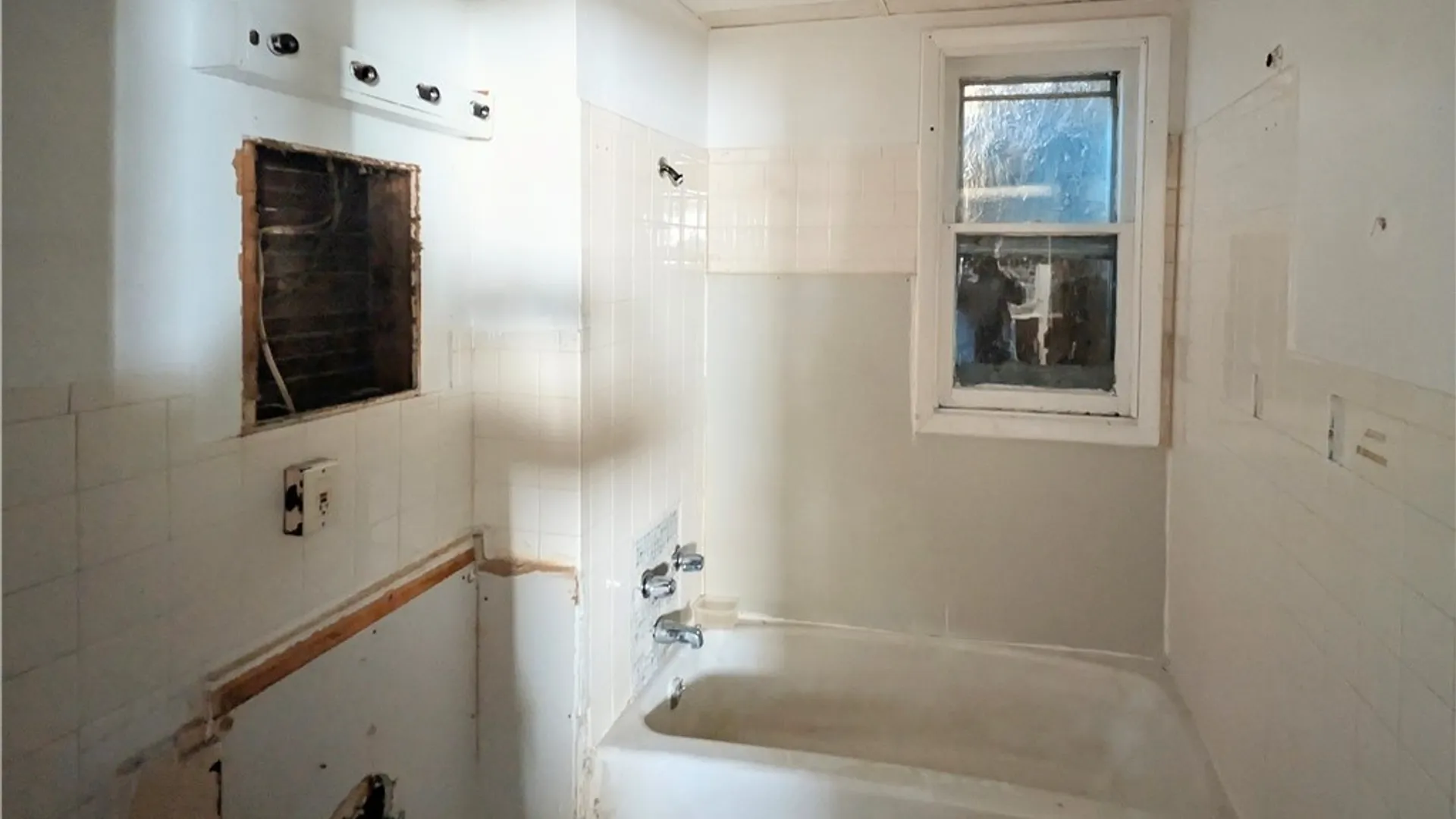 Property at 108 Roebling Avenue, Buffalo, NY 14215 15