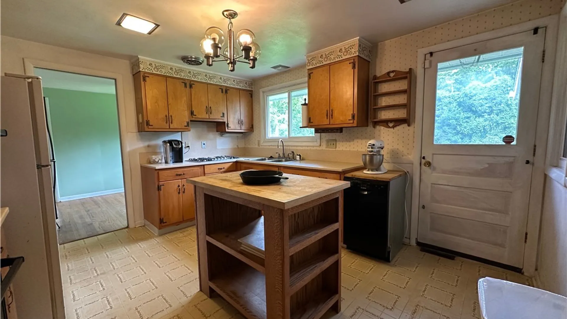 Property at 105 Haddonfield Place, DeWitt, NY 13214 7