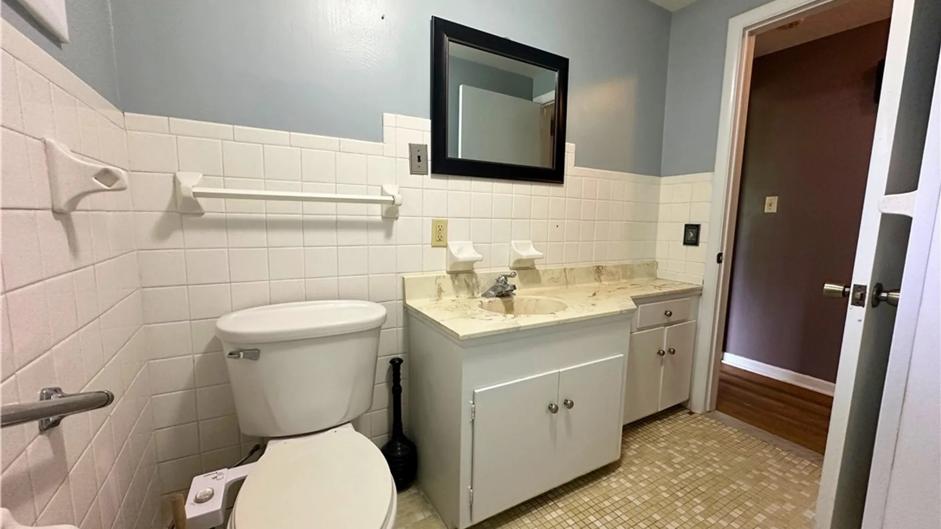 Property at 105 Haddonfield Place, DeWitt, NY 13214 12
