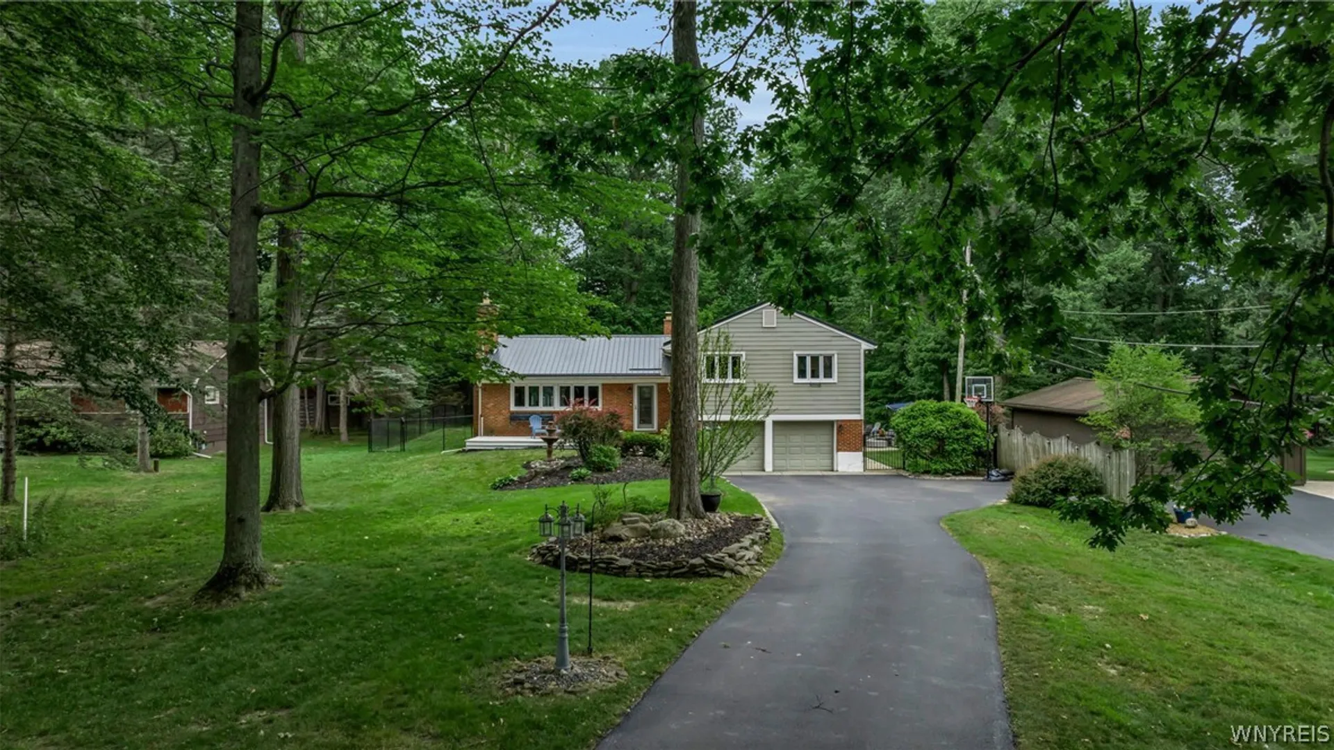 Property at 265 Paradise Road, Amherst, NY 14051 4