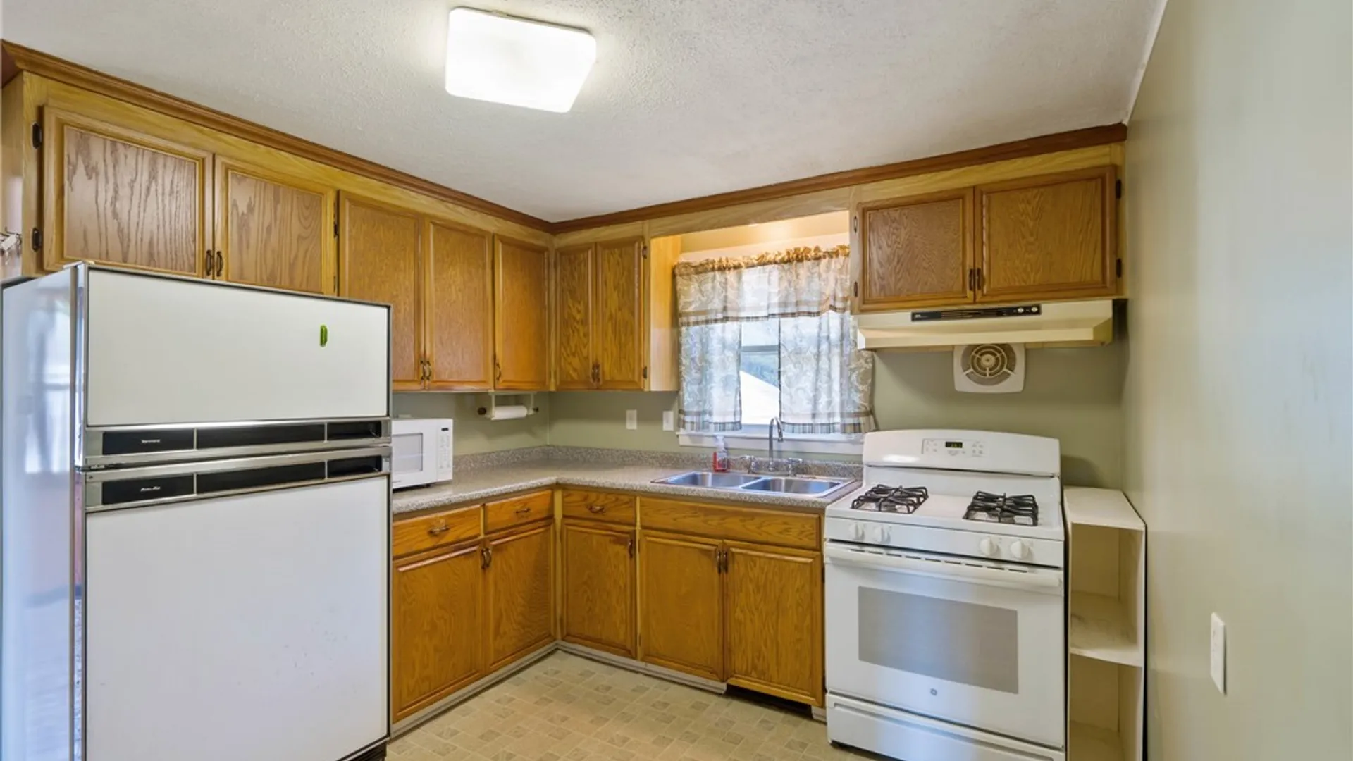 Property at 6355 Lakeshore Road, Cicero, NY 13039 6
