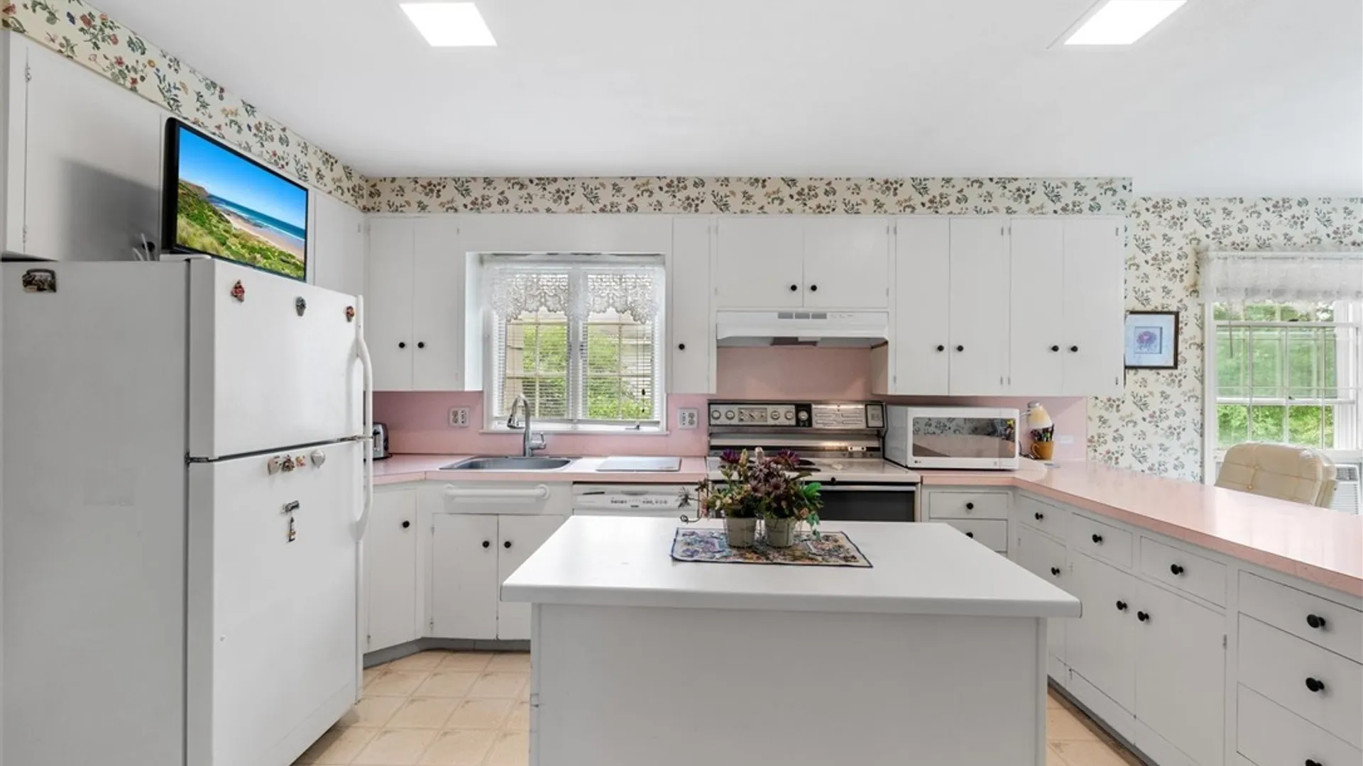 Property at 13 Erregger Terrace, DeWitt, NY 13224 12