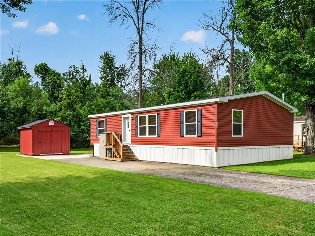 Property at 33 Willow Rd Road, Gaines, NY 14411