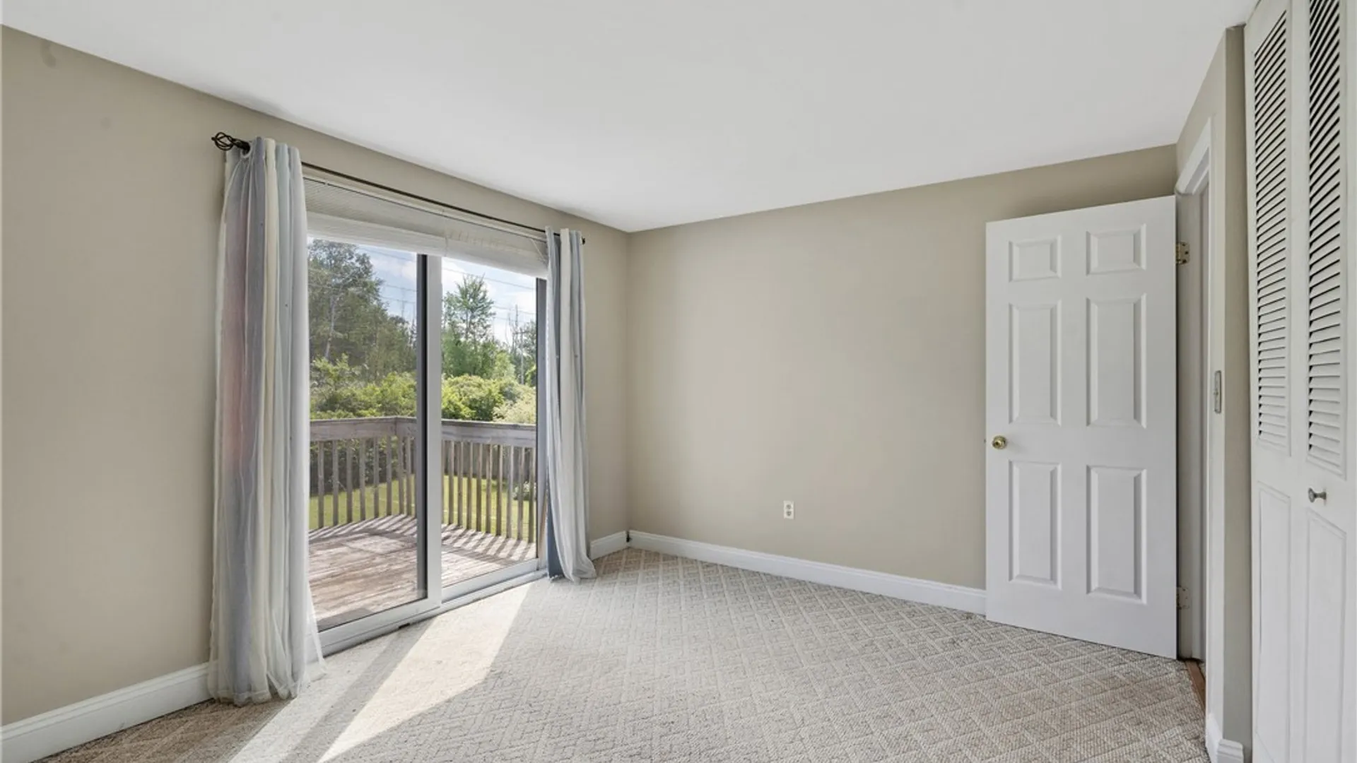 Property at 8092 Pickett Lane, Cicero, NY 13039 28