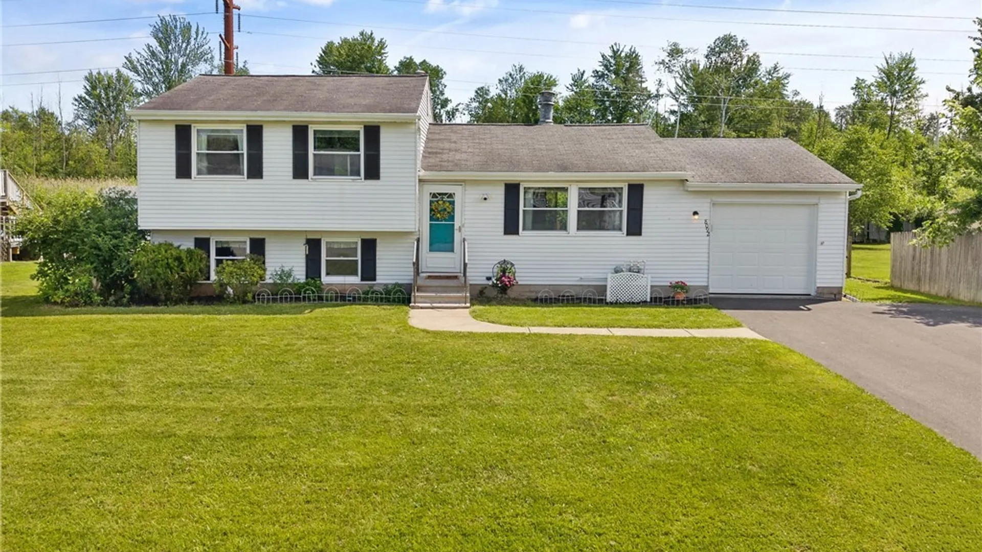 Property at 8092 Pickett Lane, Cicero, NY 13039 41