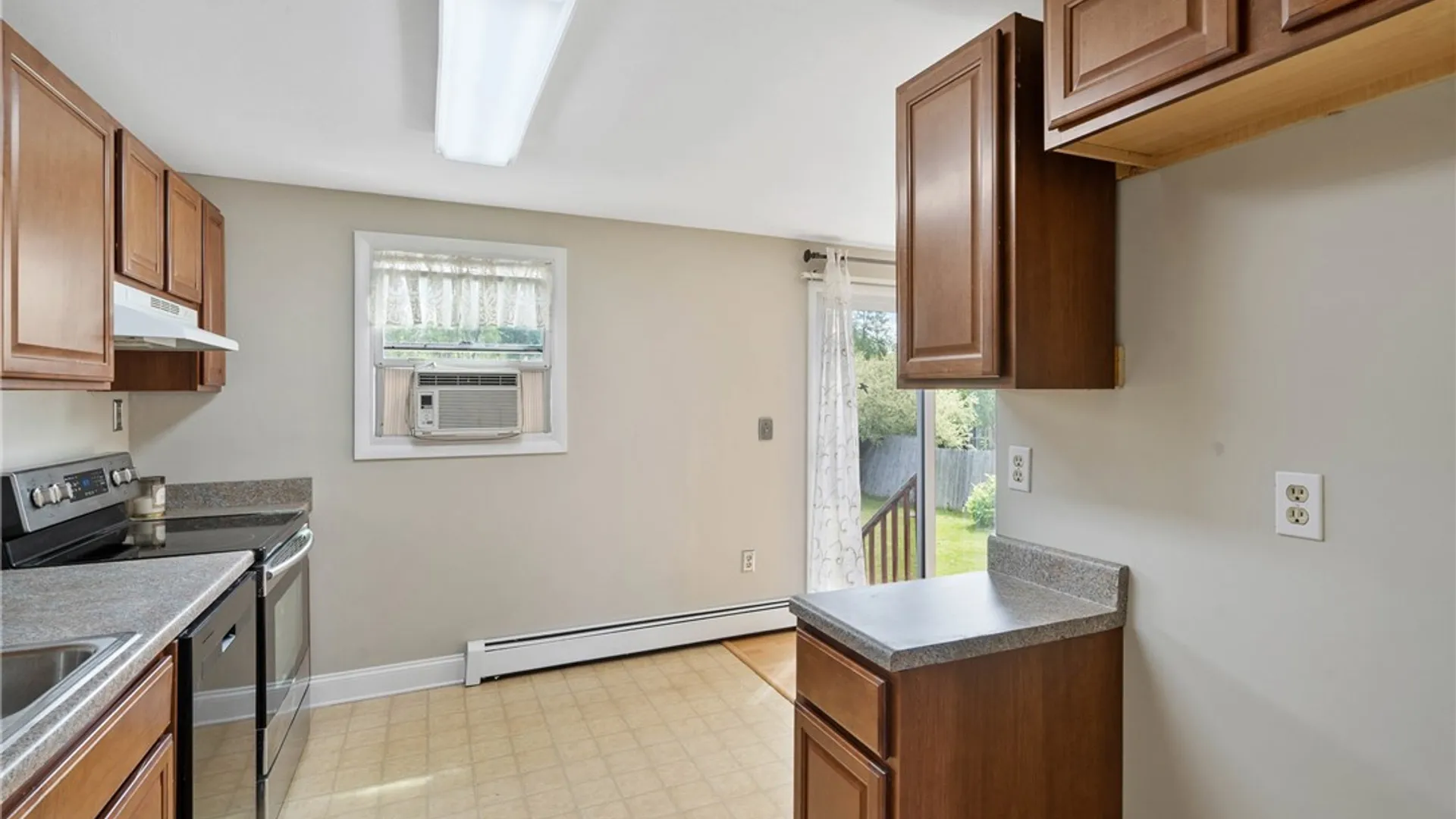 Property at 8092 Pickett Lane, Cicero, NY 13039 18