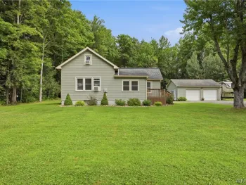 2292 New Jerusalem Road, Eden, NY 14057