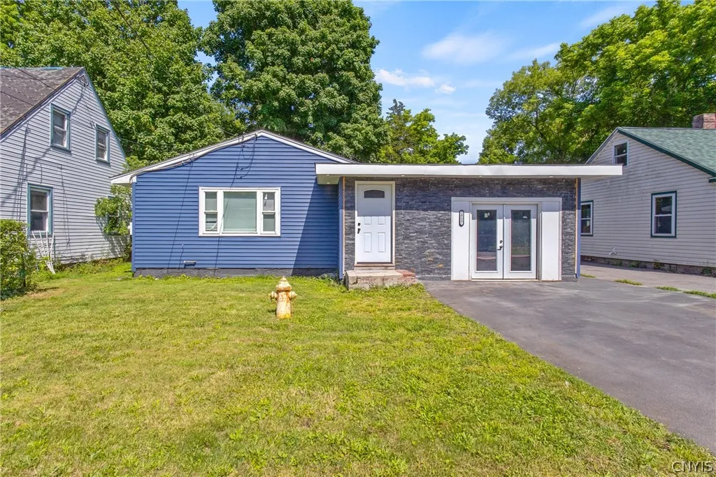 Property at 2017 Valley Drive, Syracuse, NY 13207