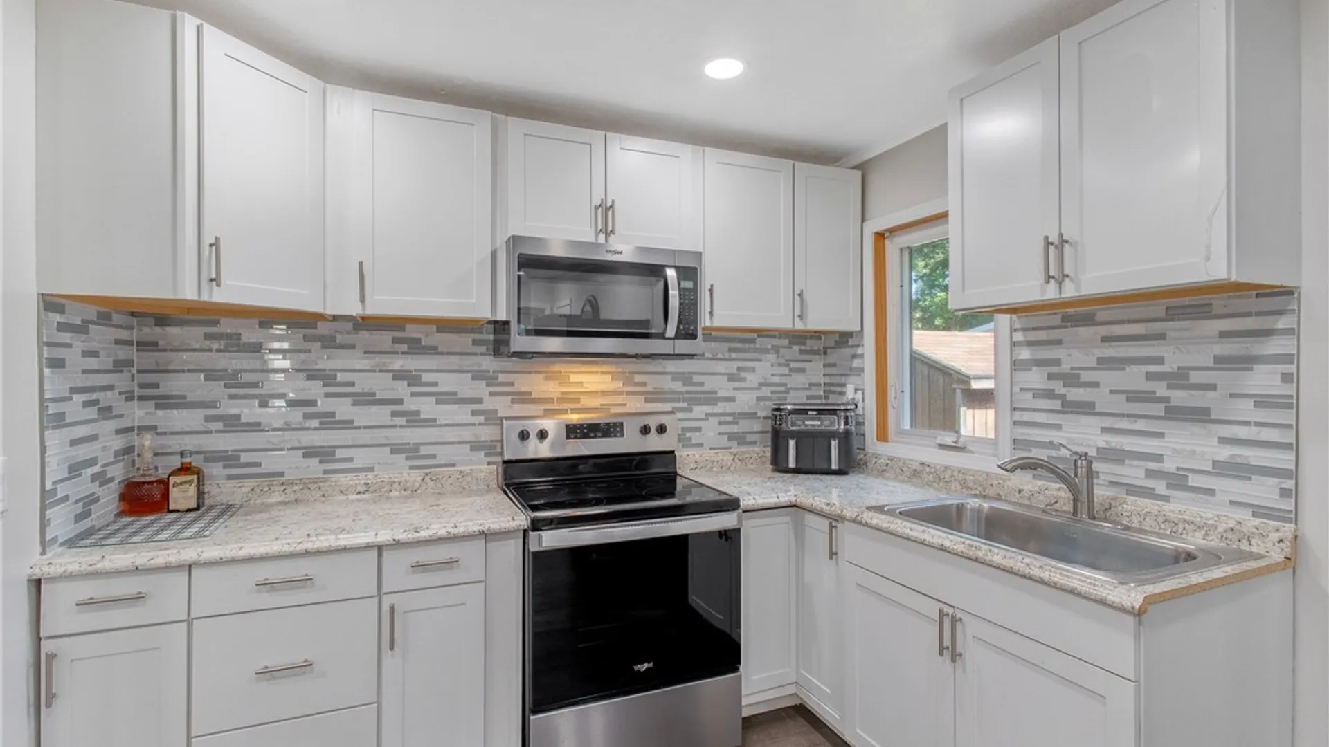 Property at 2017 Valley Drive, Syracuse, NY 13207 5
