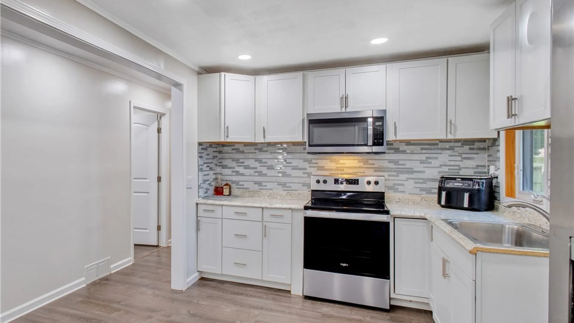 Property at 2017 Valley Drive, Syracuse, NY 13207 6