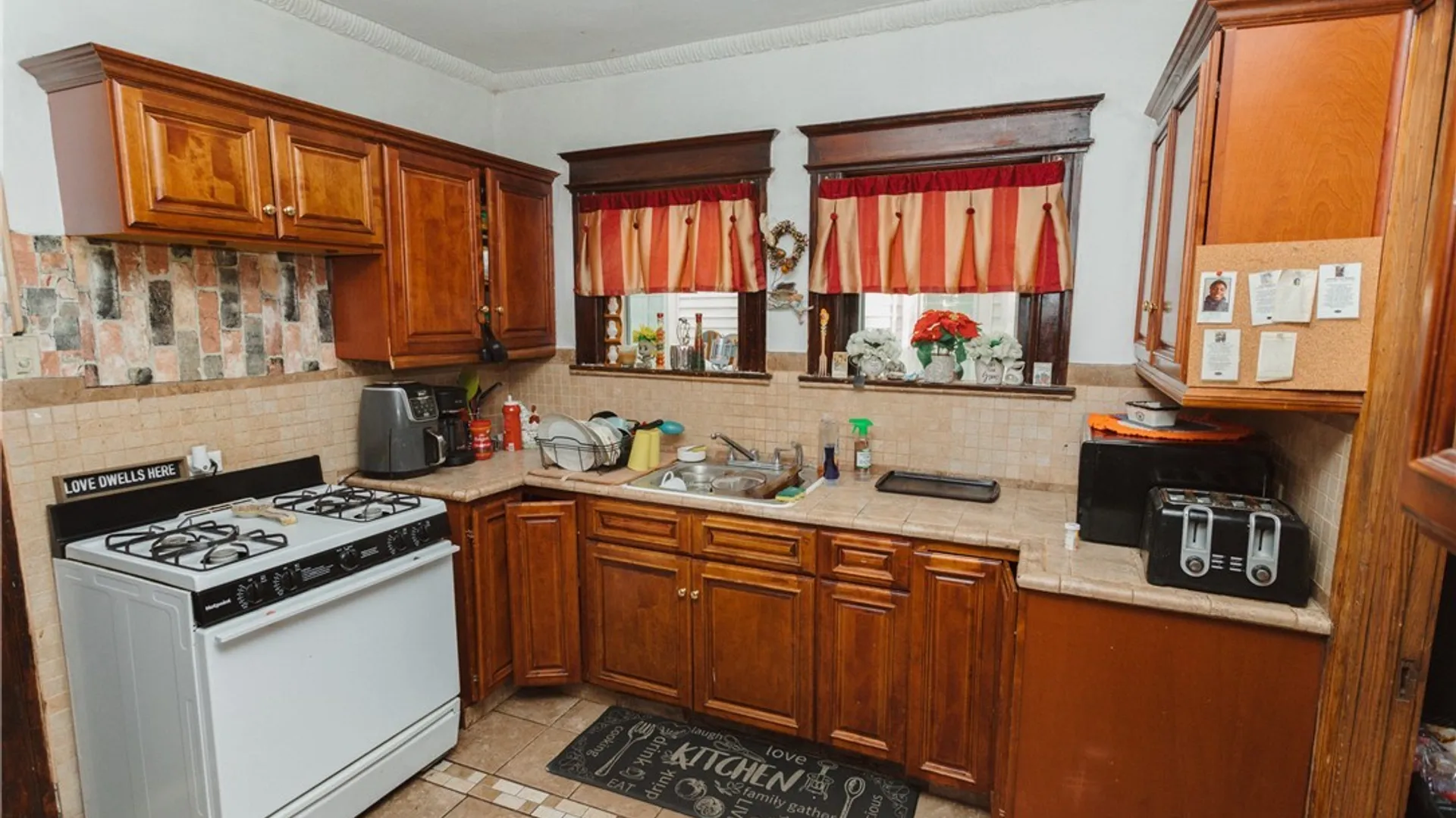 Property at 400 Graves Street, Syracuse, NY 13203 6
