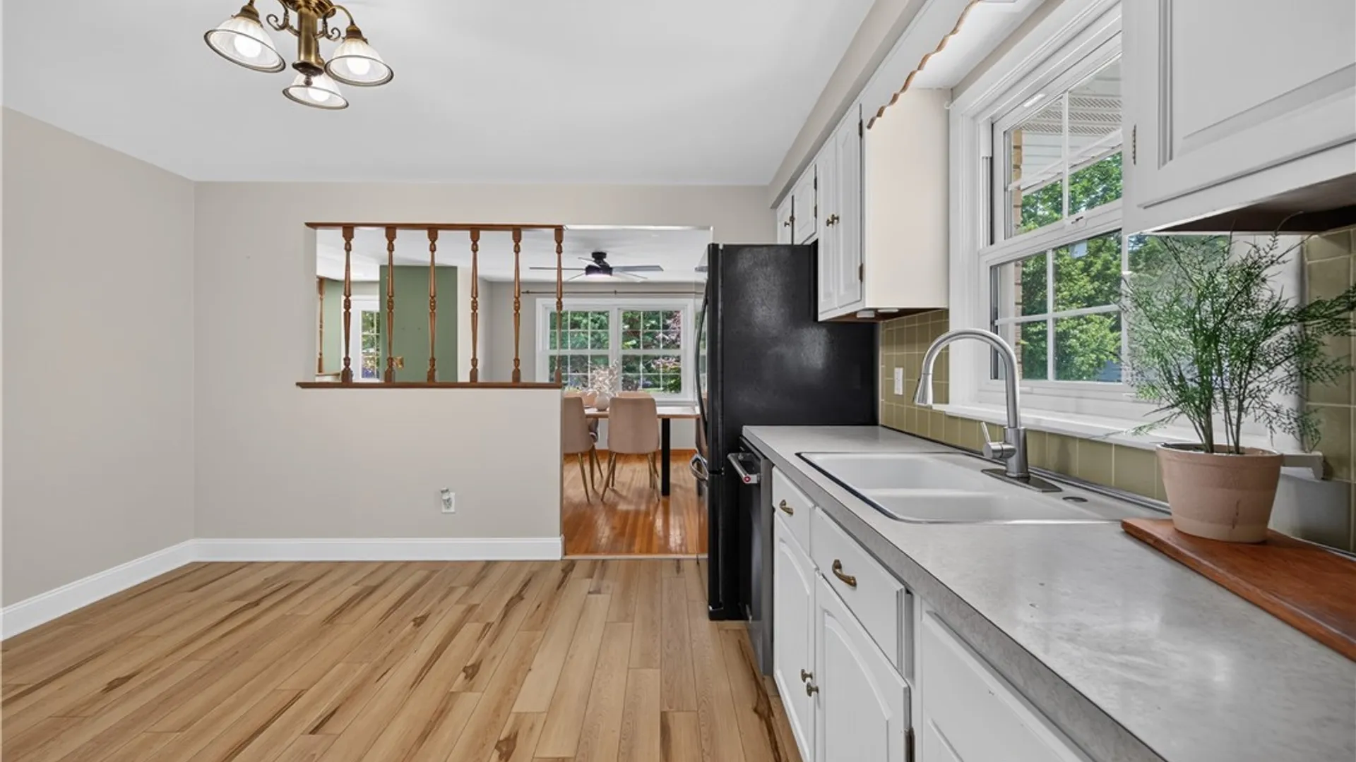 Property at 27 Cheryl Road, West Seneca, NY 14224 13