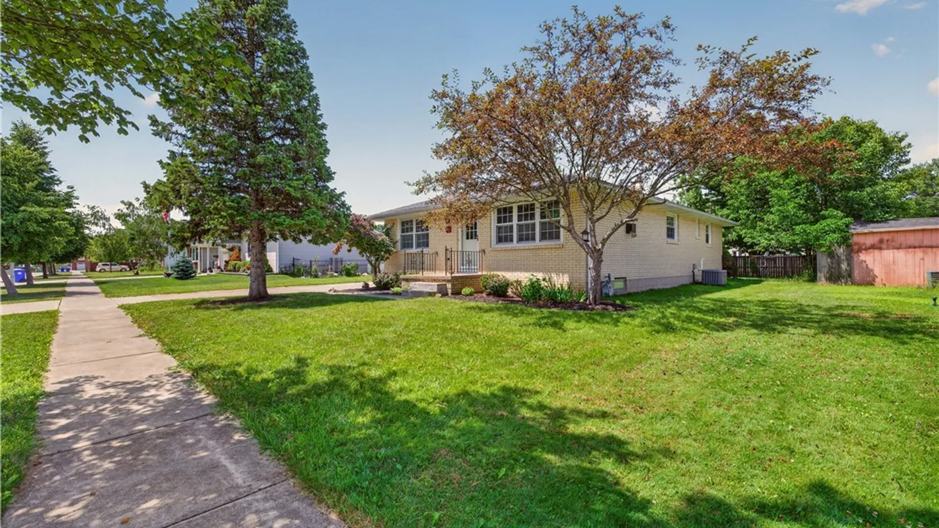 Property at 27 Cheryl Road, West Seneca, NY 14224 36