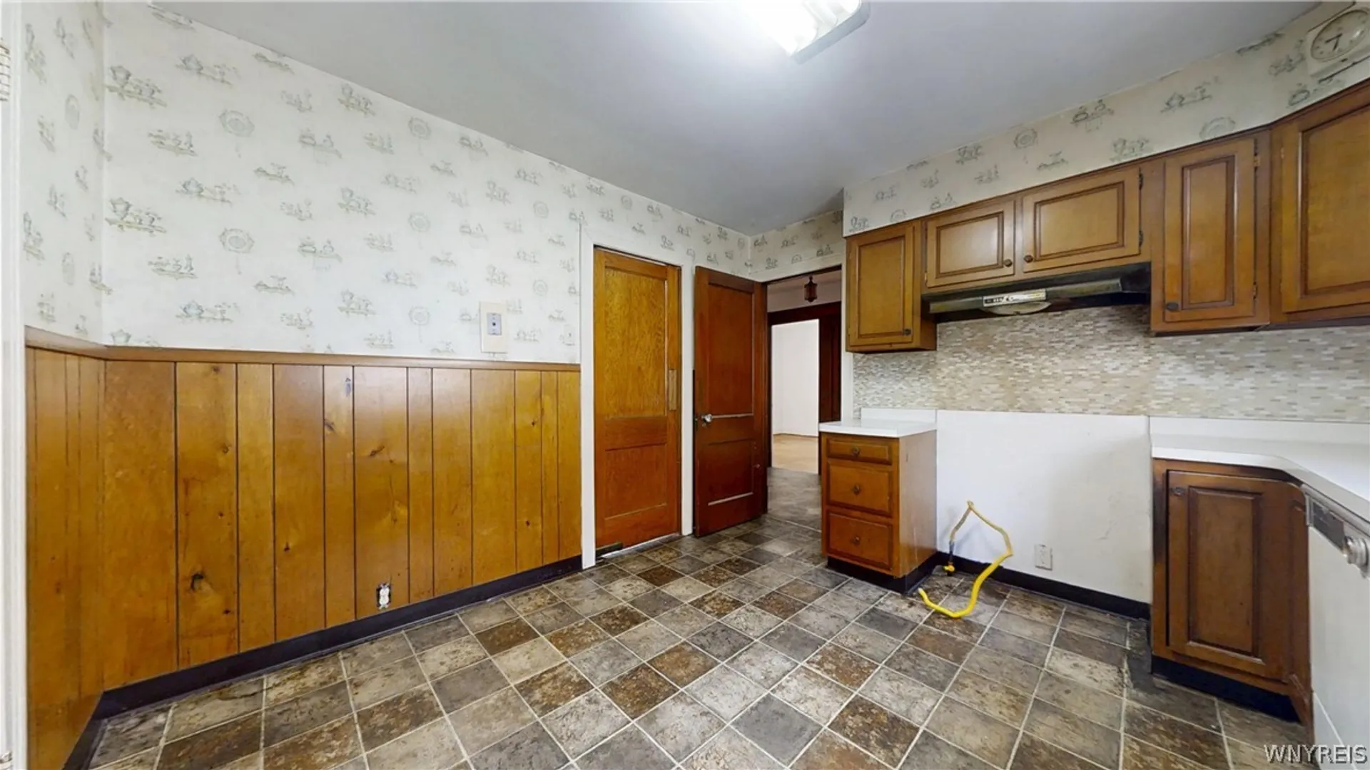 Property at 181 Ericson Avenue, Buffalo, NY 14215 15