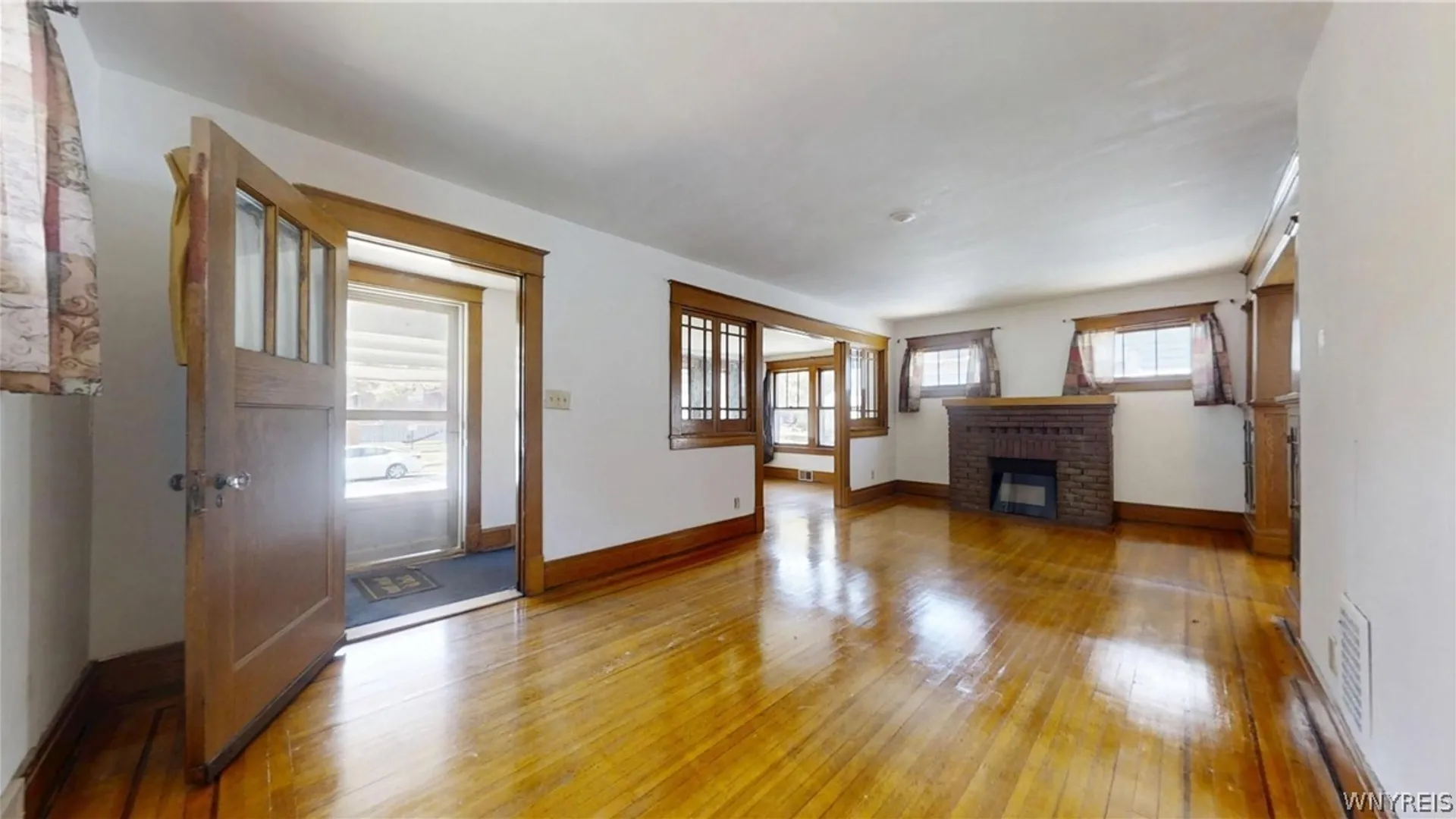 Property at 181 Ericson Avenue, Buffalo, NY 14215 5