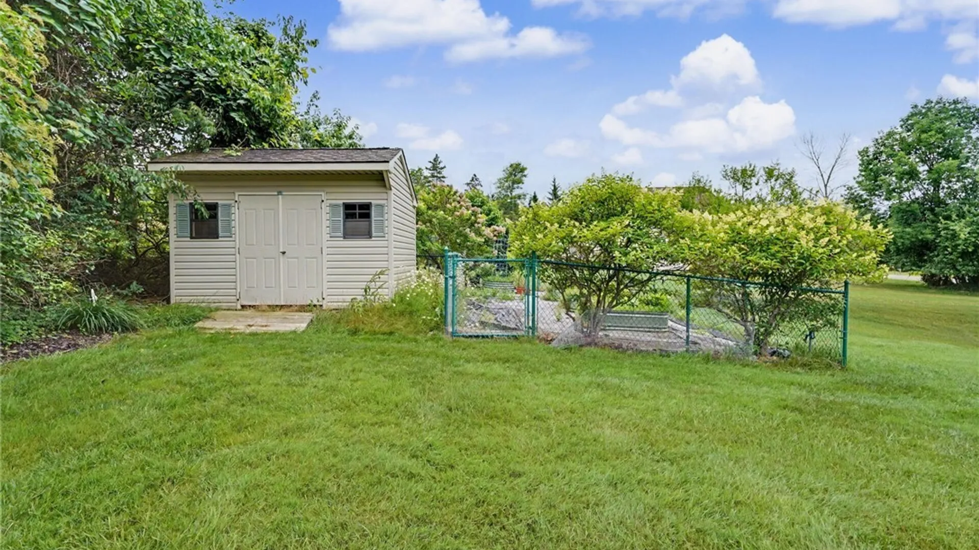 Property at 990 Briarwood Drive, Busti, NY 14750 47