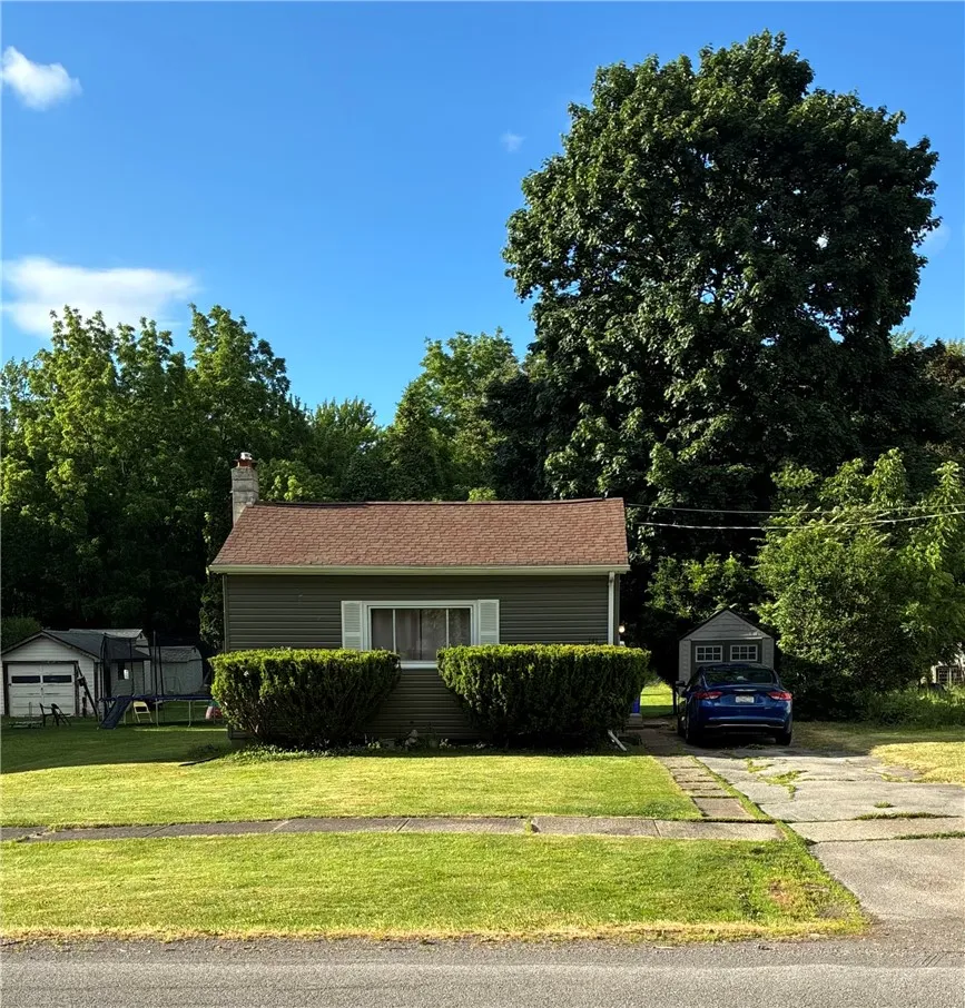 Property at 141 Caroline Street, Albion, NY 14411