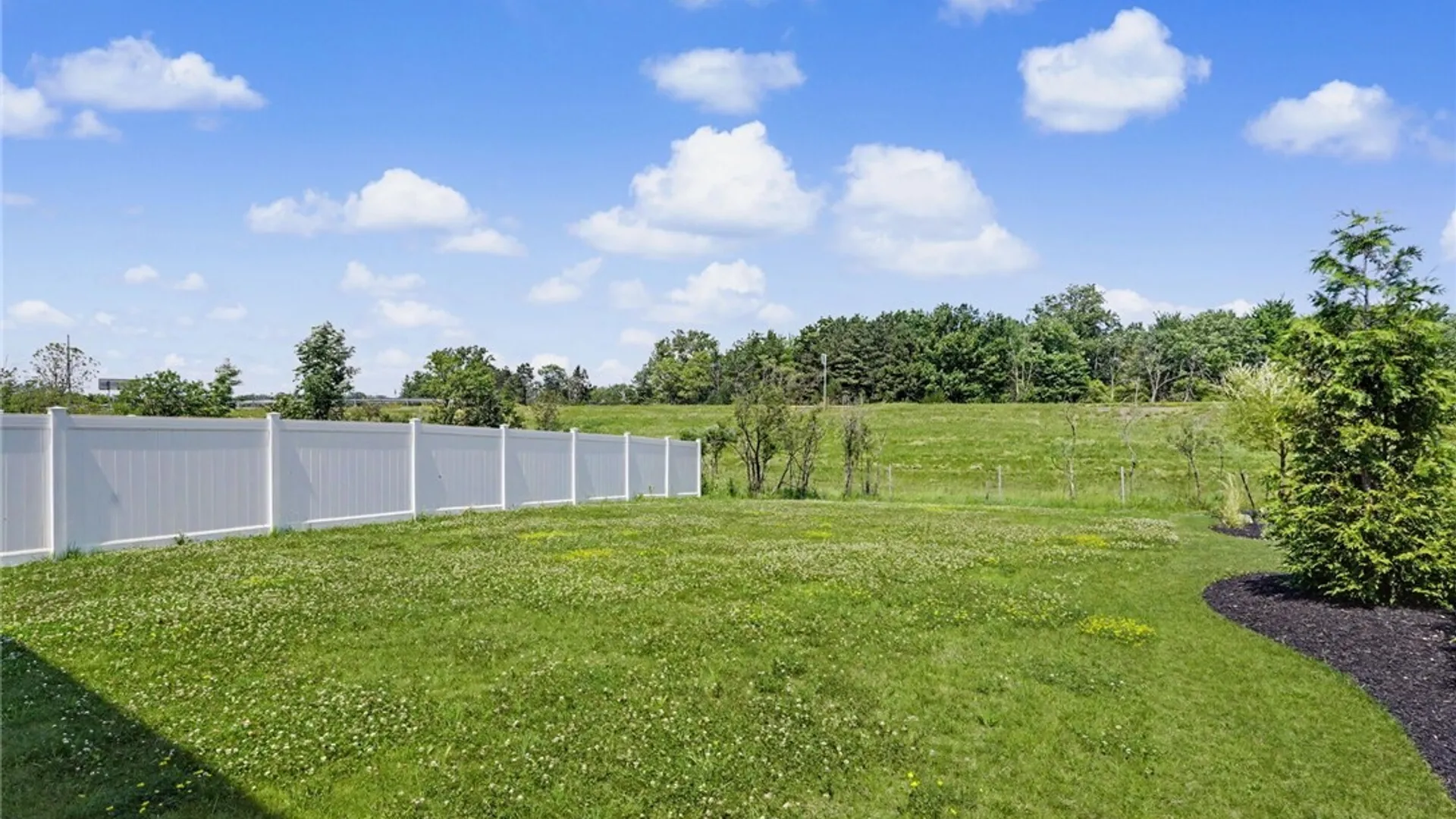 Property at 164 South Drive, West Seneca, NY 14218 25