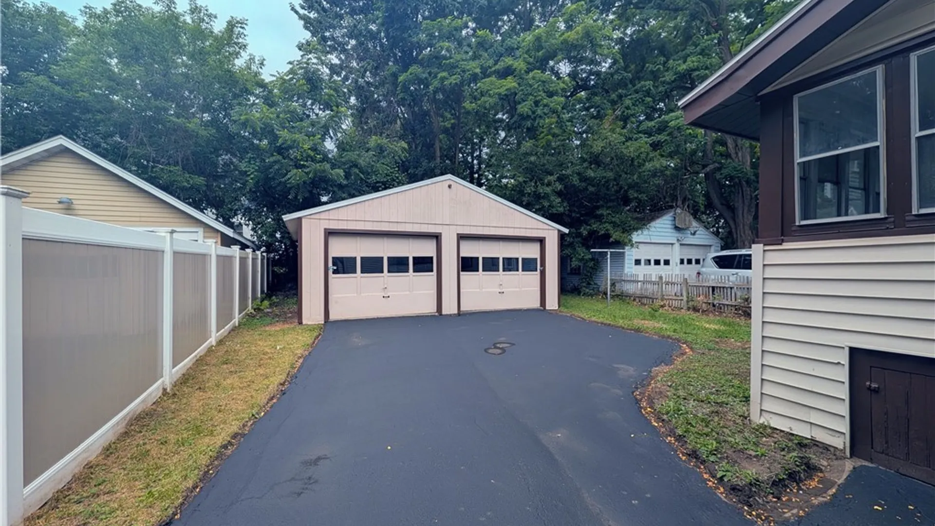 Property at 105 Peck Avenue, Syracuse, NY 13206 4